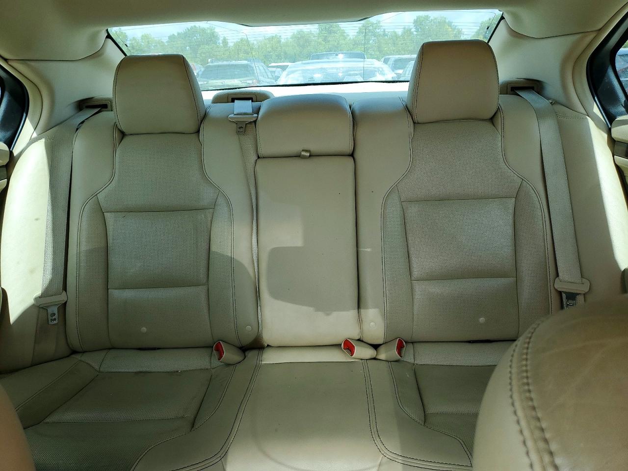 2015 Ford Taurus Limited Серебряный vin: 1FAHP2F82FG110870