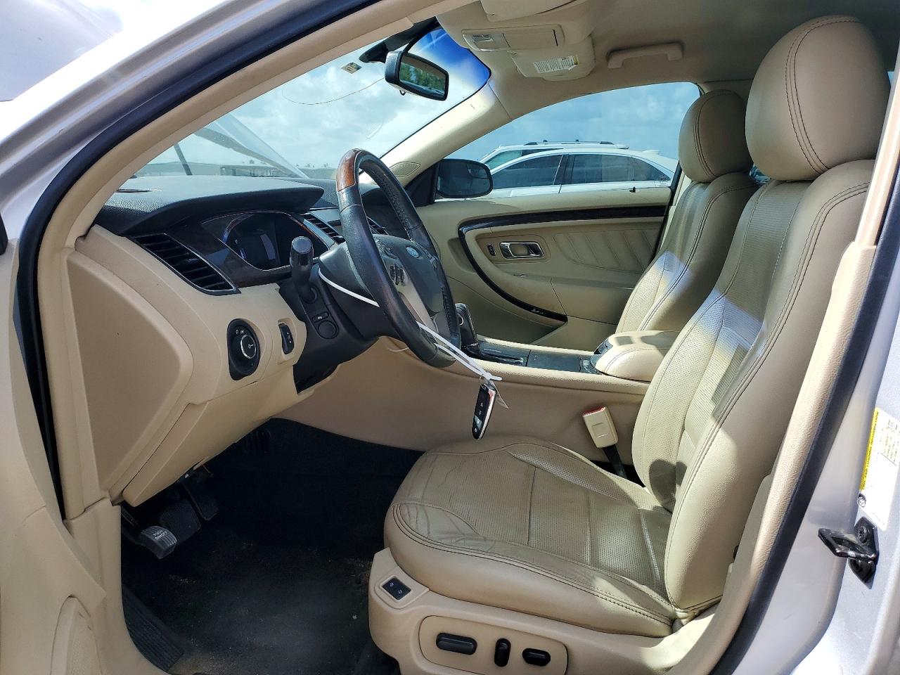 2015 Ford Taurus Limited Серебряный vin: 1FAHP2F82FG110870