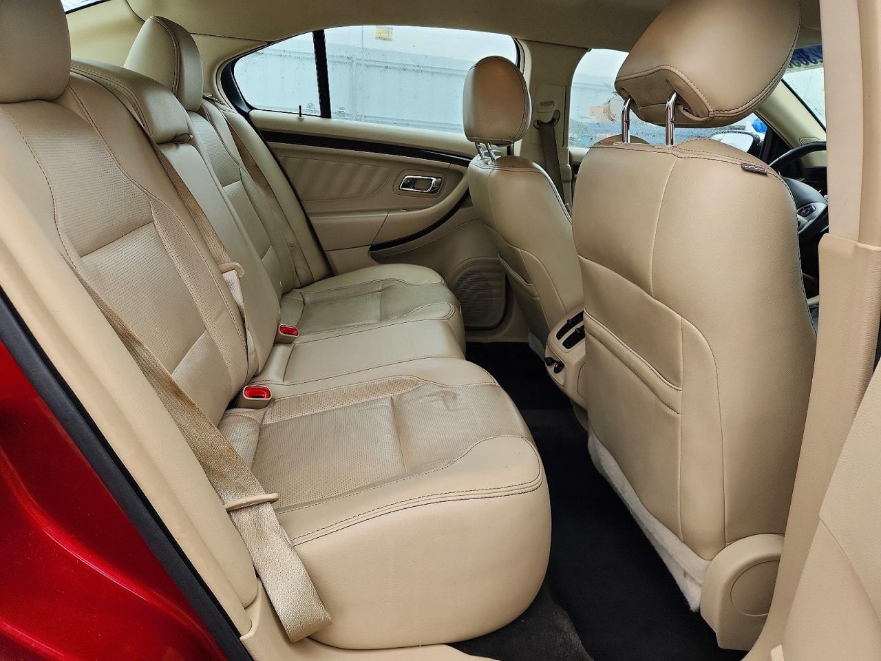 2015 Ford Taurus Limited Red vin: 1FAHP2F82FG148499