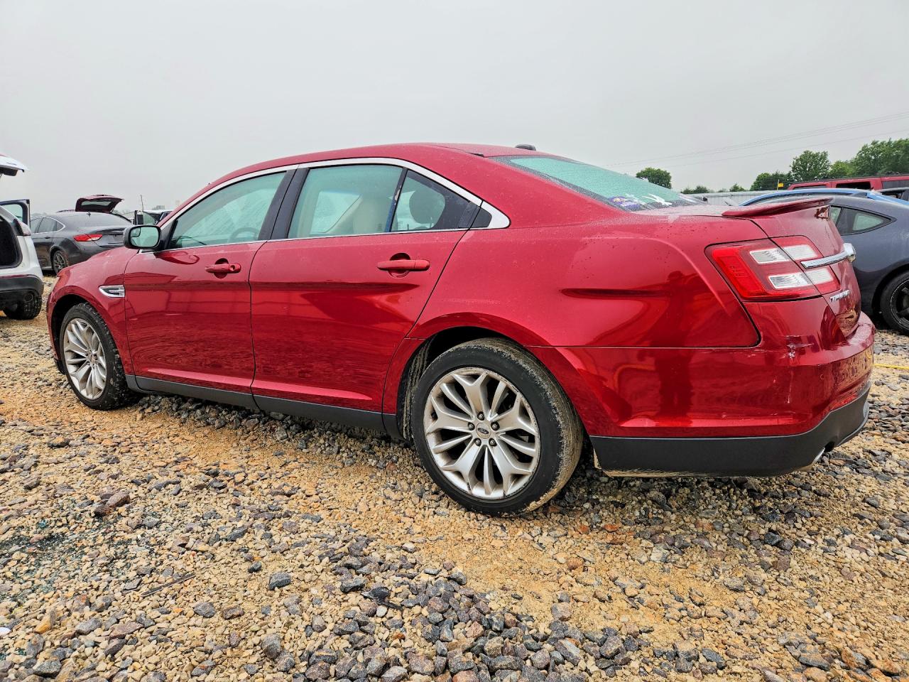 2015 Ford Taurus Limited Red vin: 1FAHP2F82FG148499