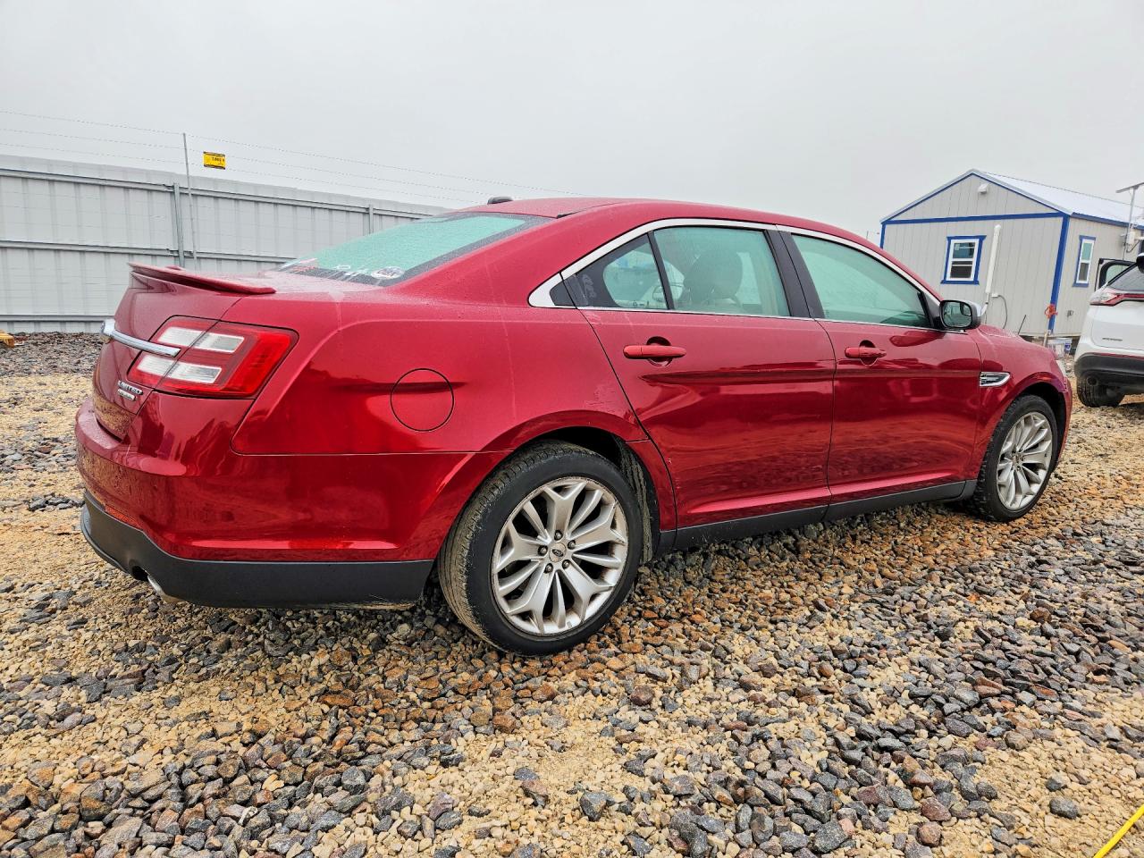 2015 Ford Taurus Limited Red vin: 1FAHP2F82FG148499