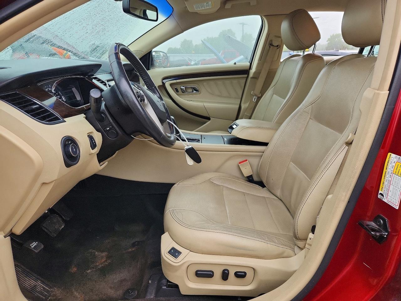 2015 Ford Taurus Limited Red vin: 1FAHP2F82FG148499