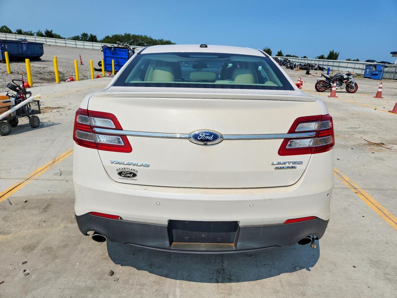 2013 Ford Taurus Limited White vin: 1FAHP2F83DG104895