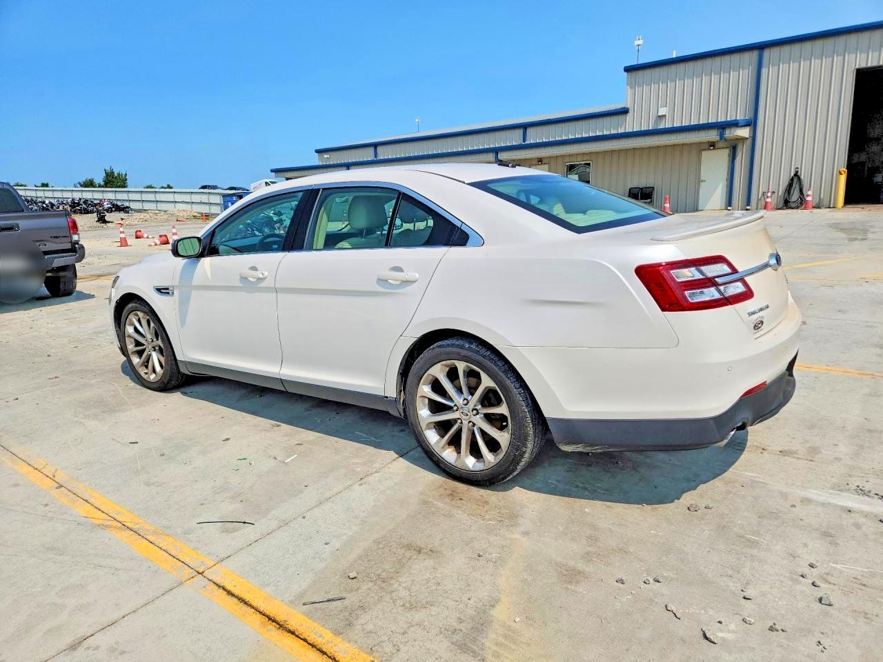 2013 Ford Taurus Limited White vin: 1FAHP2F83DG104895