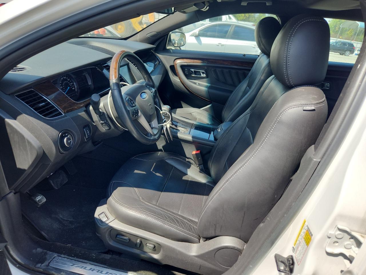 2013 Ford Taurus Limited White vin: 1FAHP2F83DG164143