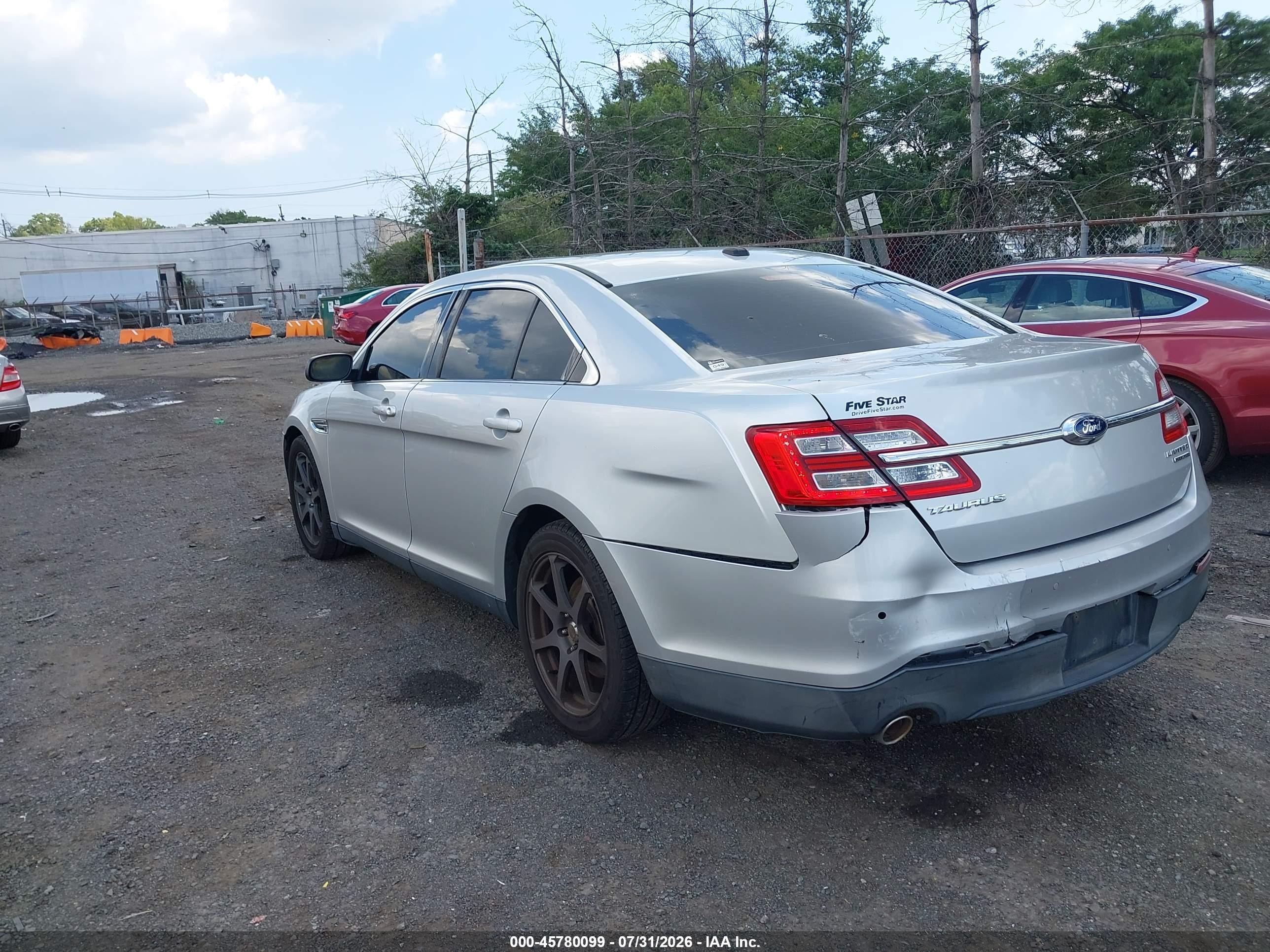 2013 Ford Taurus Limited Silver vin: 1FAHP2F83DG188300