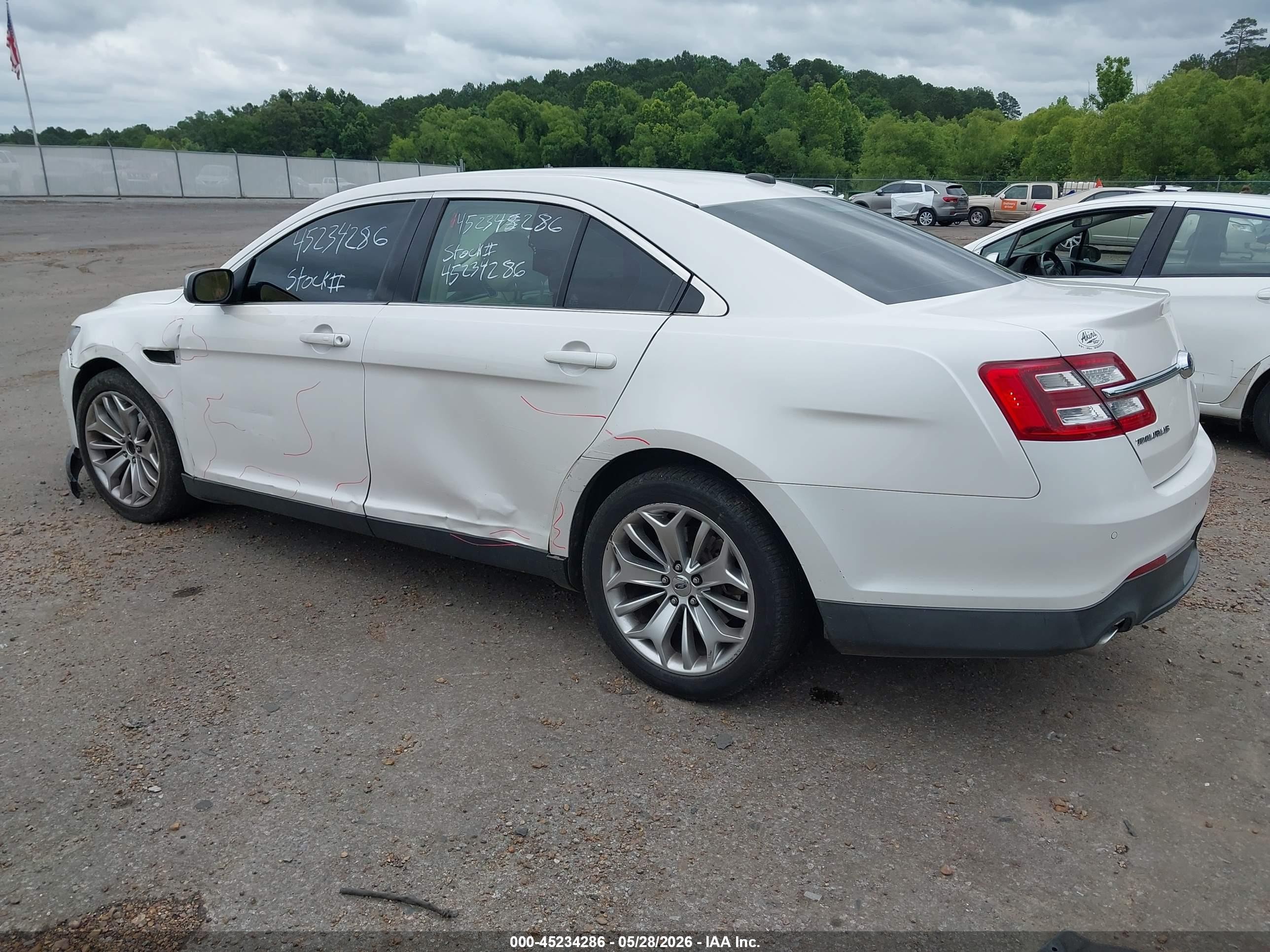 2013 Ford Taurus Limited White vin: 1FAHP2F83DG220131