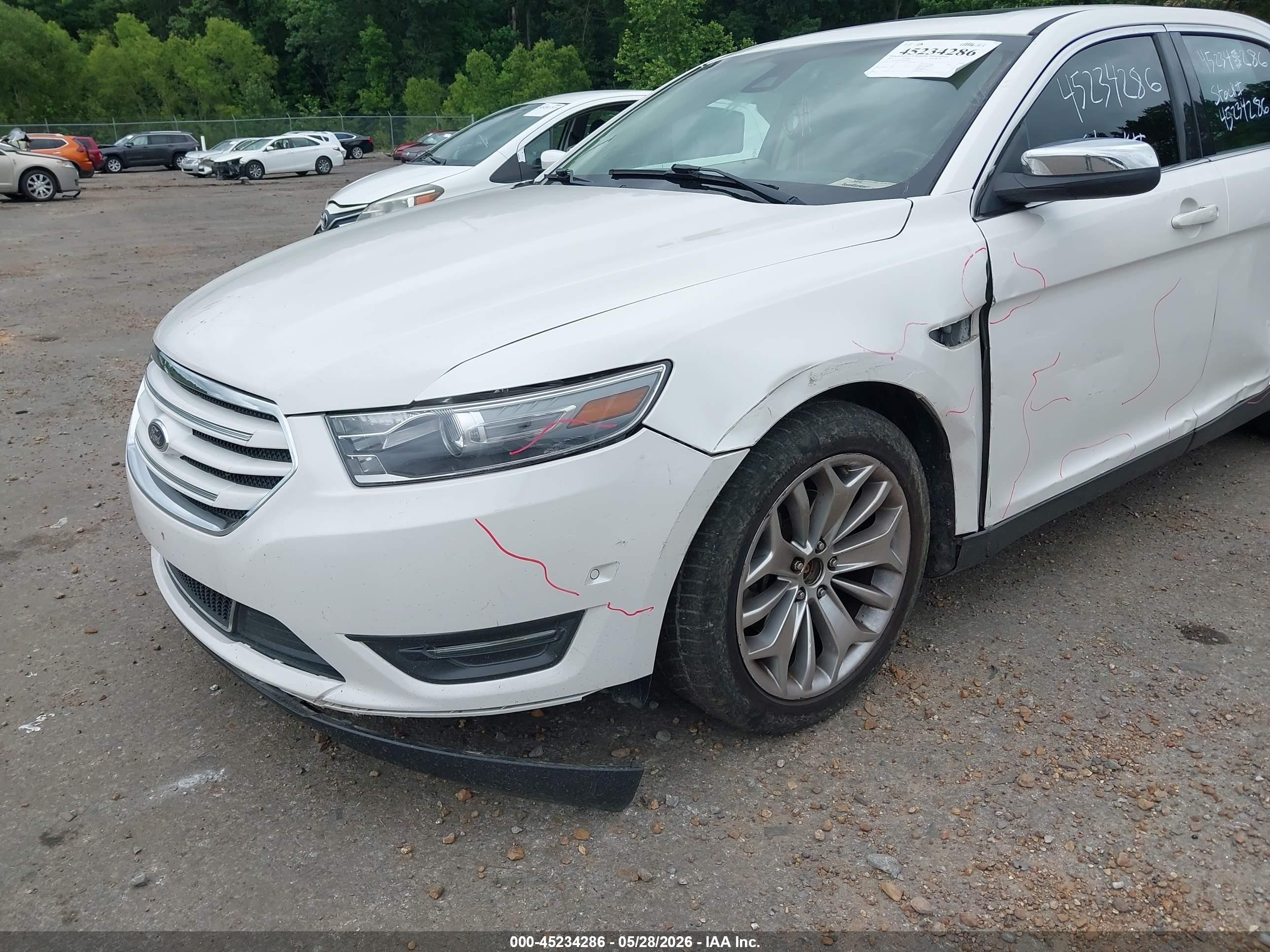 2013 Ford Taurus Limited White vin: 1FAHP2F83DG220131