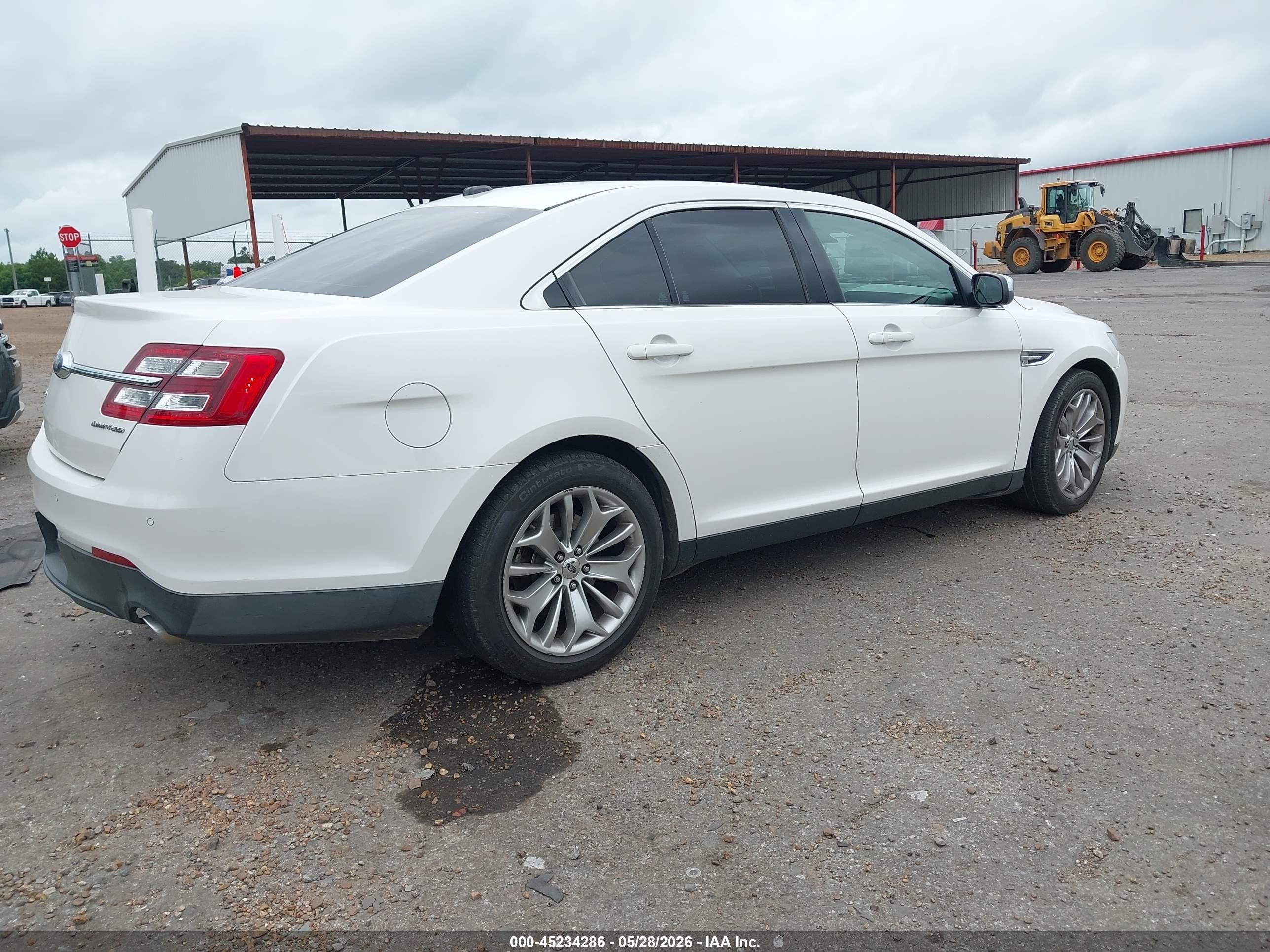 2013 Ford Taurus Limited White vin: 1FAHP2F83DG220131