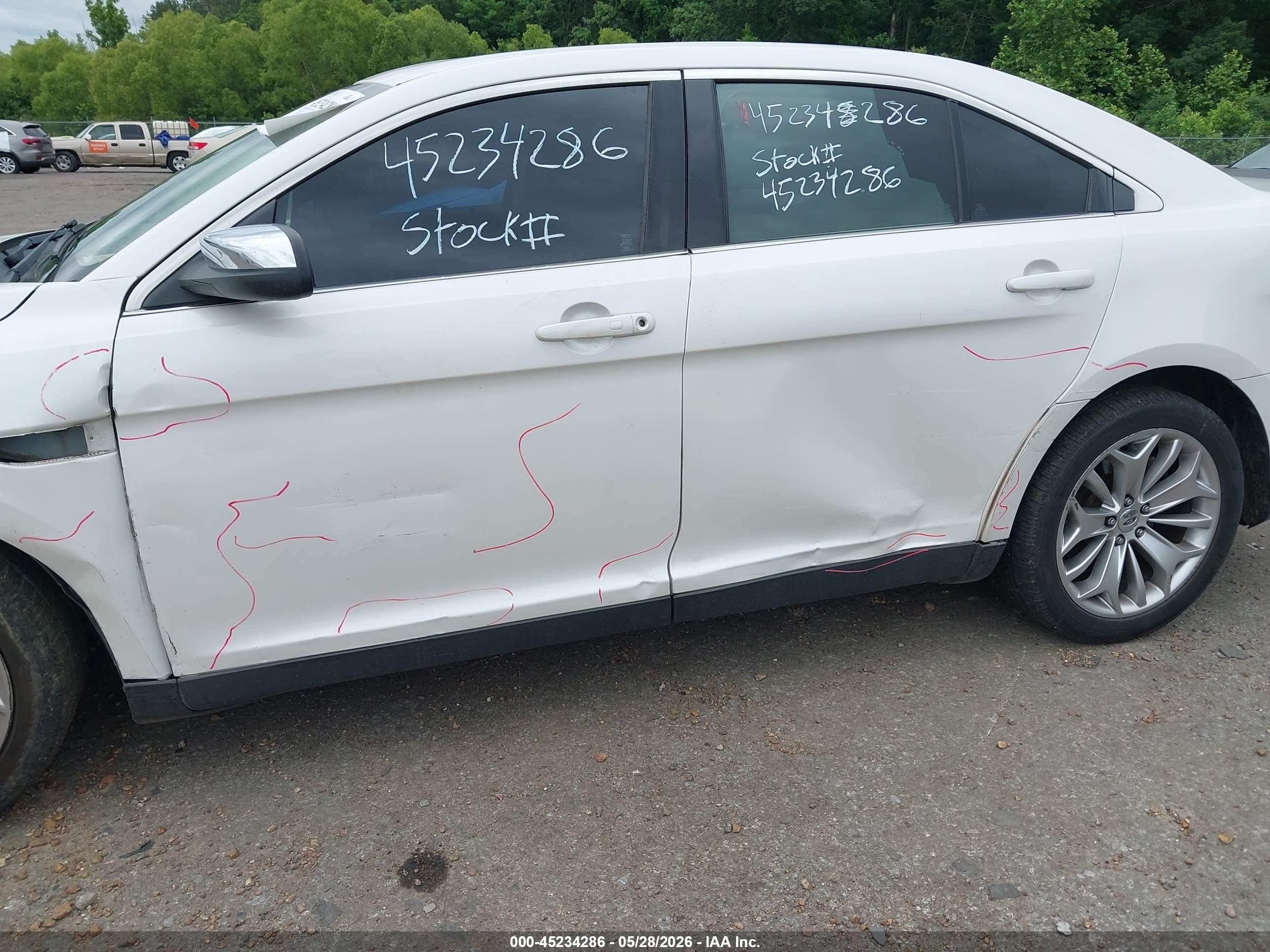 2013 Ford Taurus Limited White vin: 1FAHP2F83DG220131
