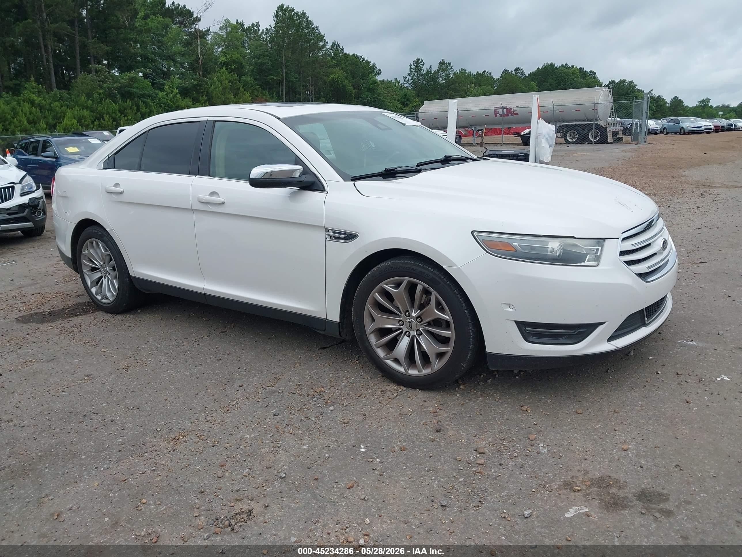 2013 Ford Taurus Limited White vin: 1FAHP2F83DG220131