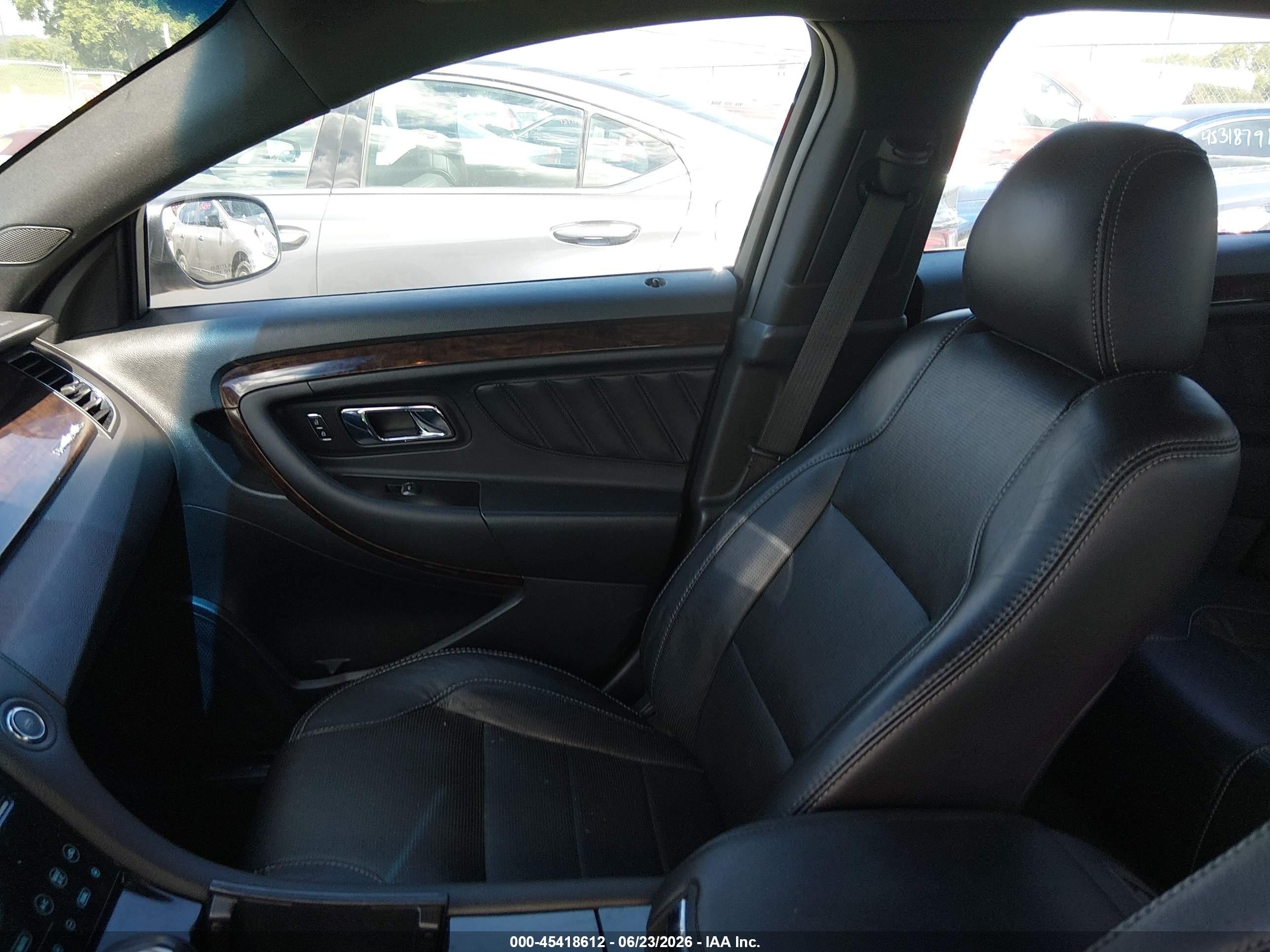 2013 Ford Taurus Limited Silver vin: 1FAHP2F83DG231095