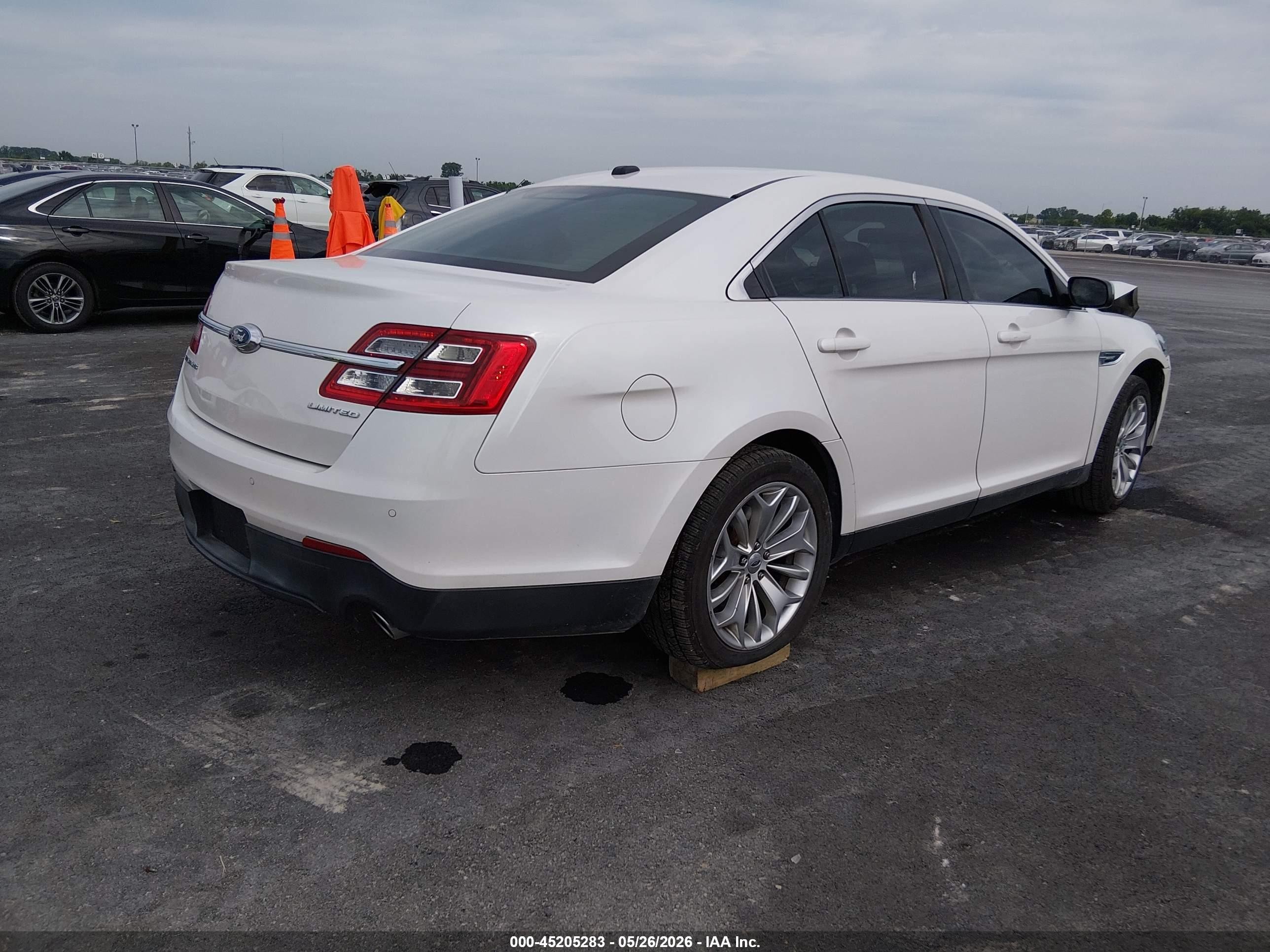 2013 Ford Taurus Limited White vin: 1FAHP2F83DG235115