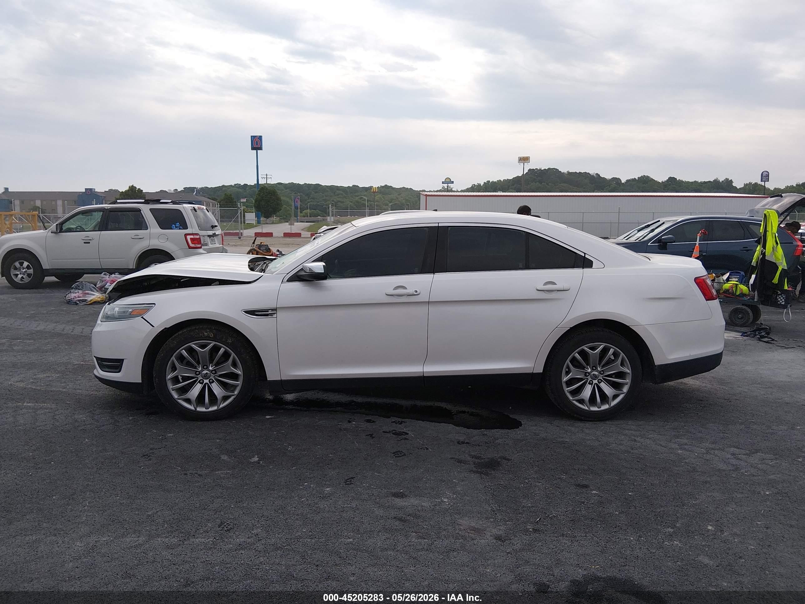 2013 Ford Taurus Limited White vin: 1FAHP2F83DG235115