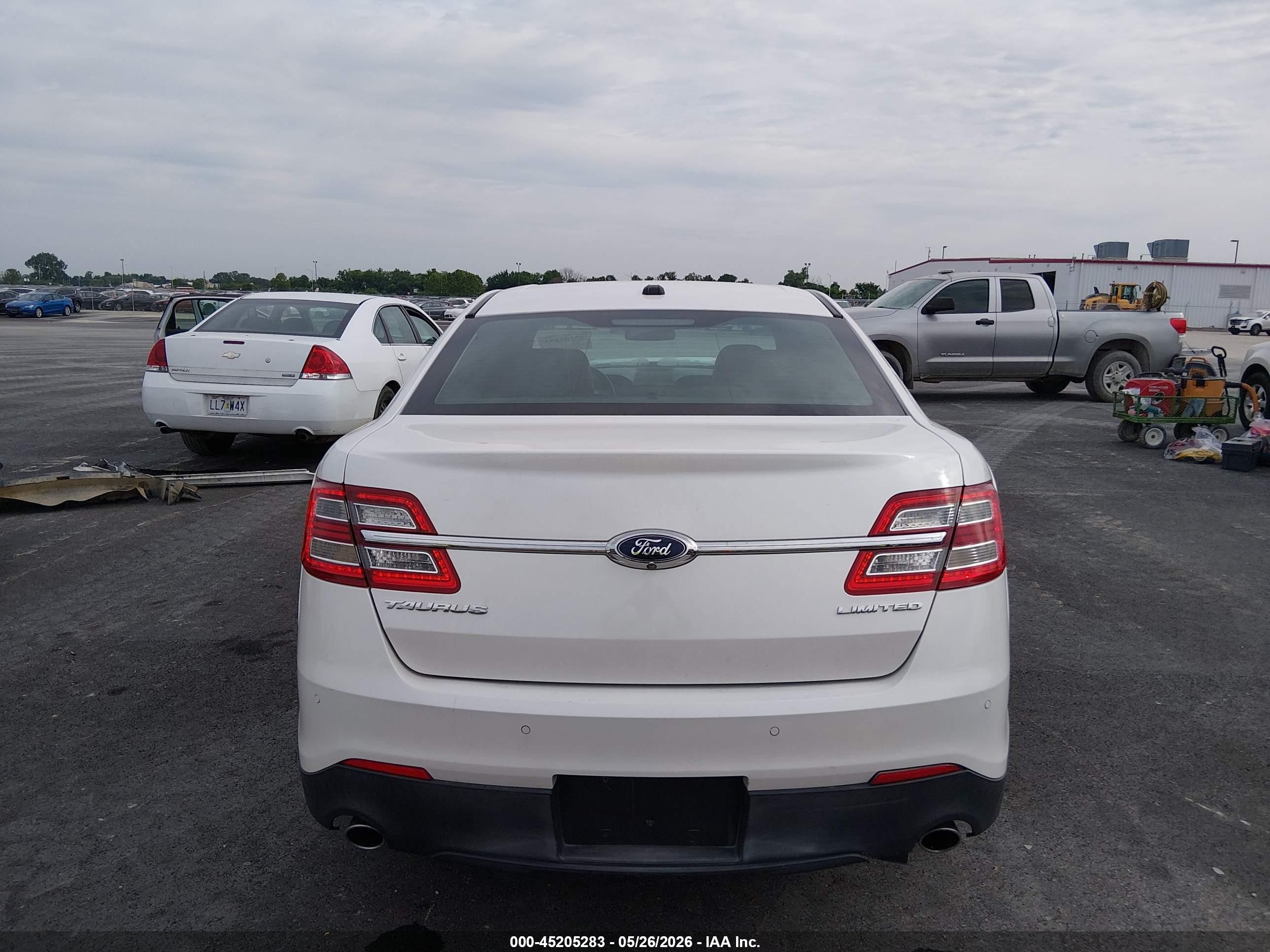 2013 Ford Taurus Limited White vin: 1FAHP2F83DG235115