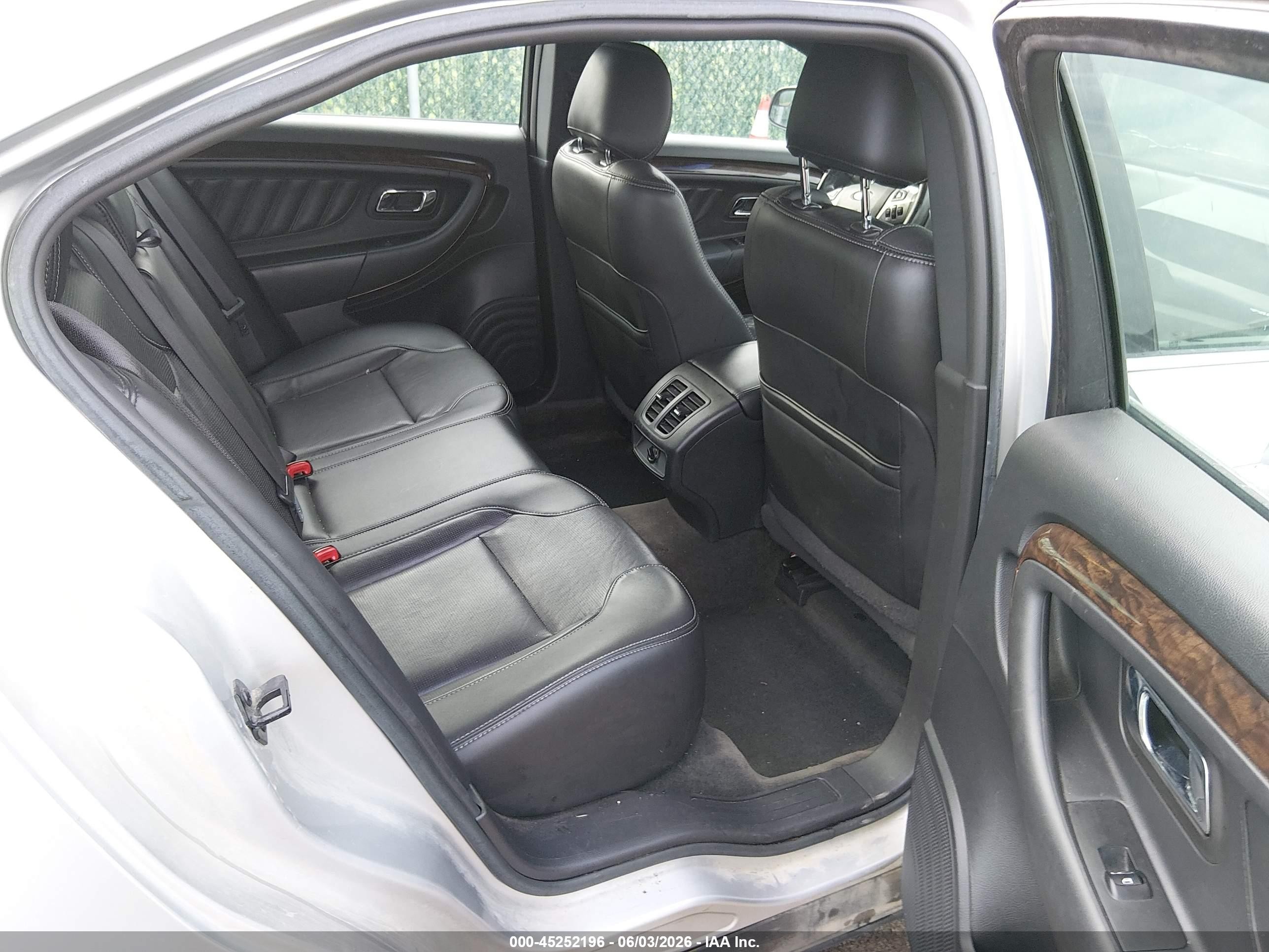 2014 Ford Taurus Limited Silver vin: 1FAHP2F83EG121861