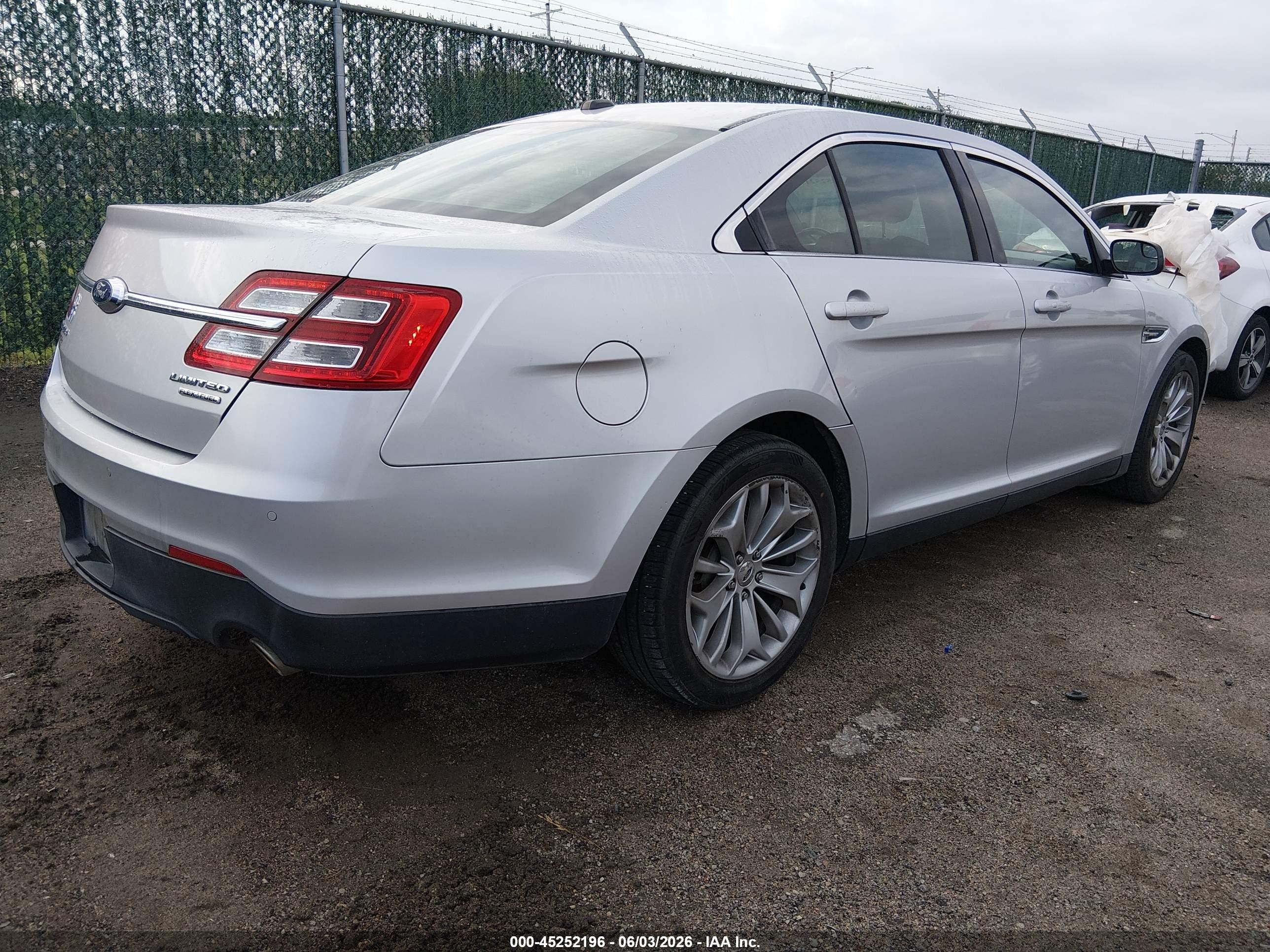2014 Ford Taurus Limited Silver vin: 1FAHP2F83EG121861