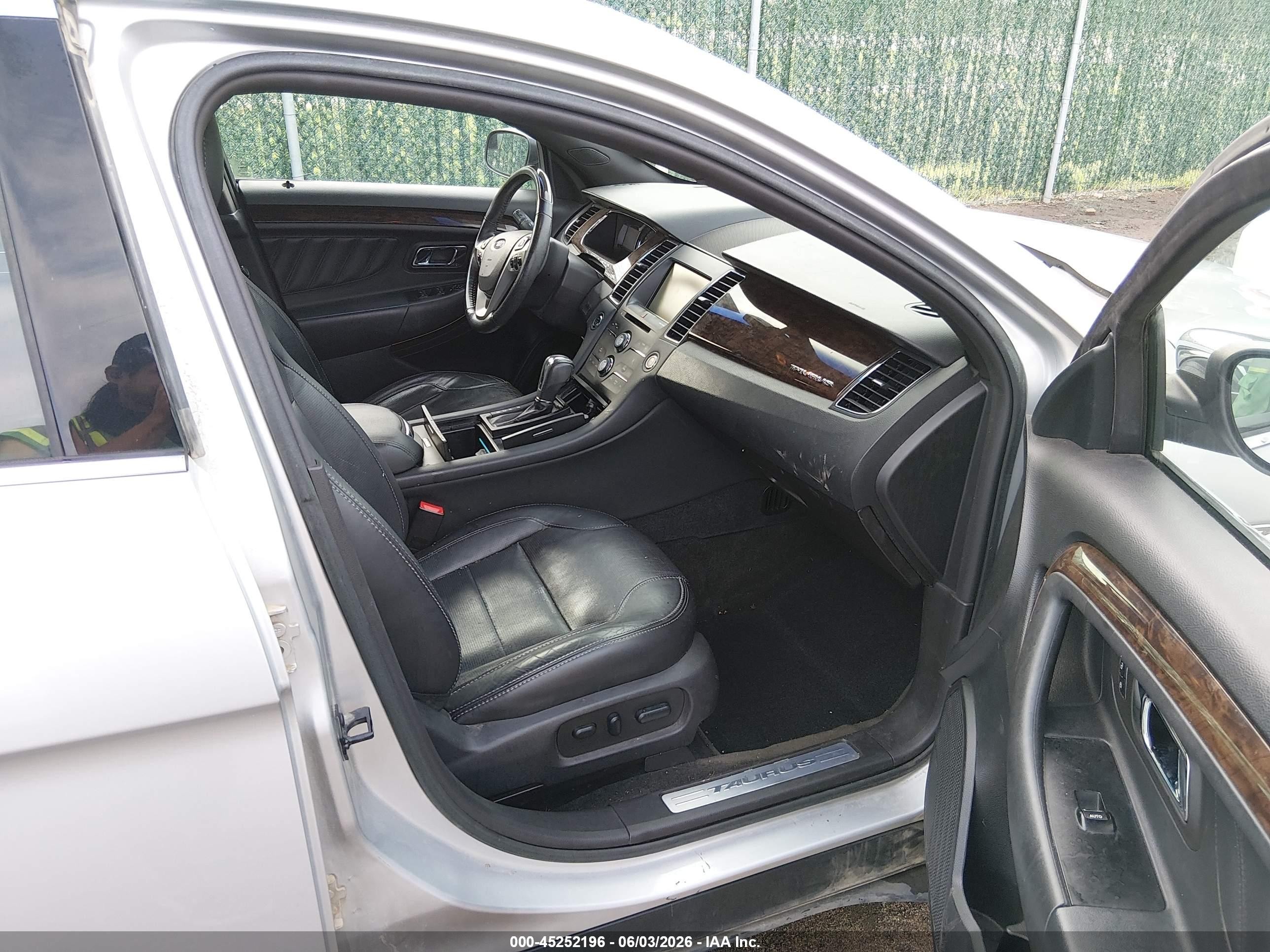 2014 Ford Taurus Limited Silver vin: 1FAHP2F83EG121861