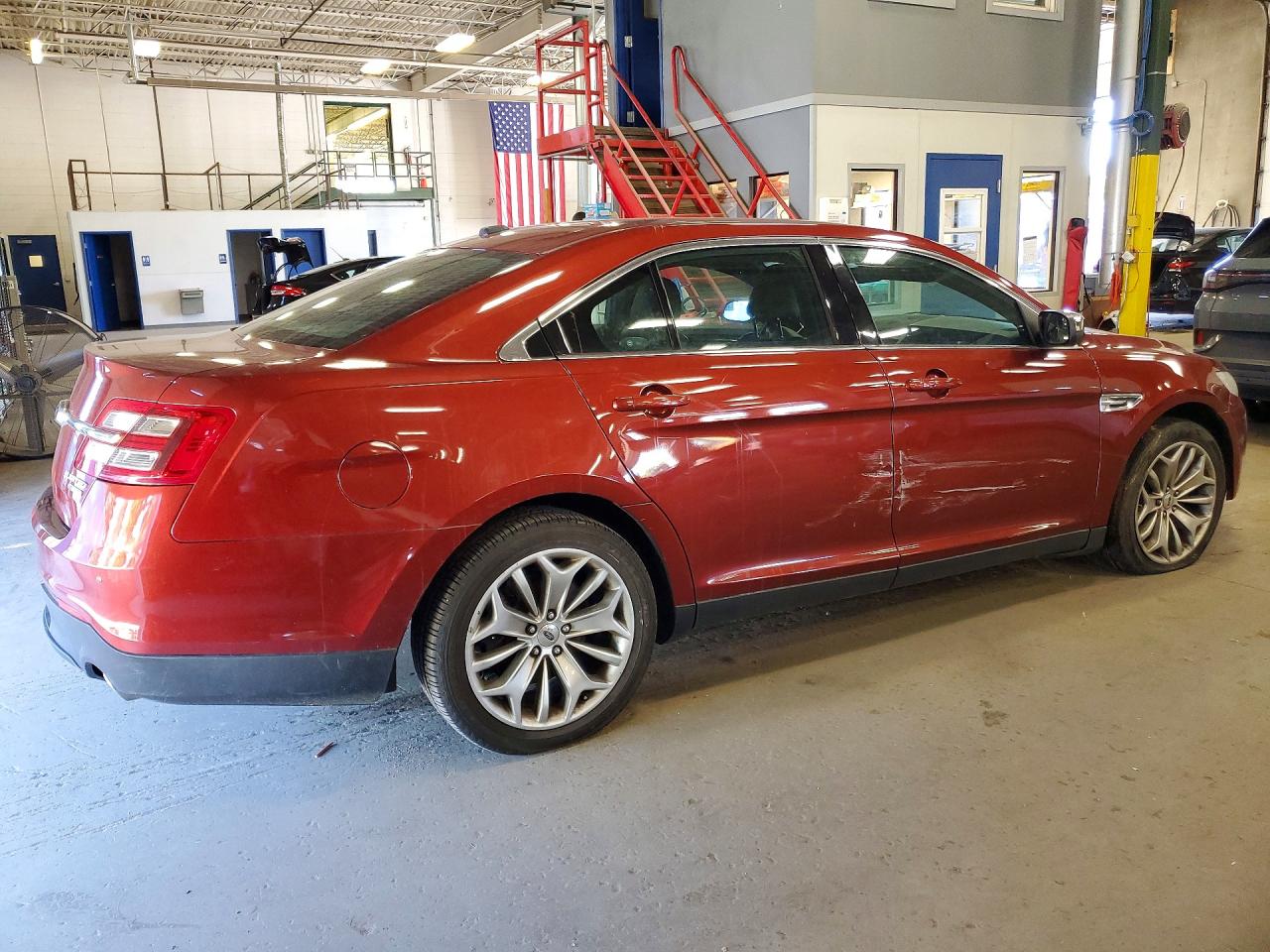 2014 Ford Taraus Red vin: 1FAHP2F83EG149613