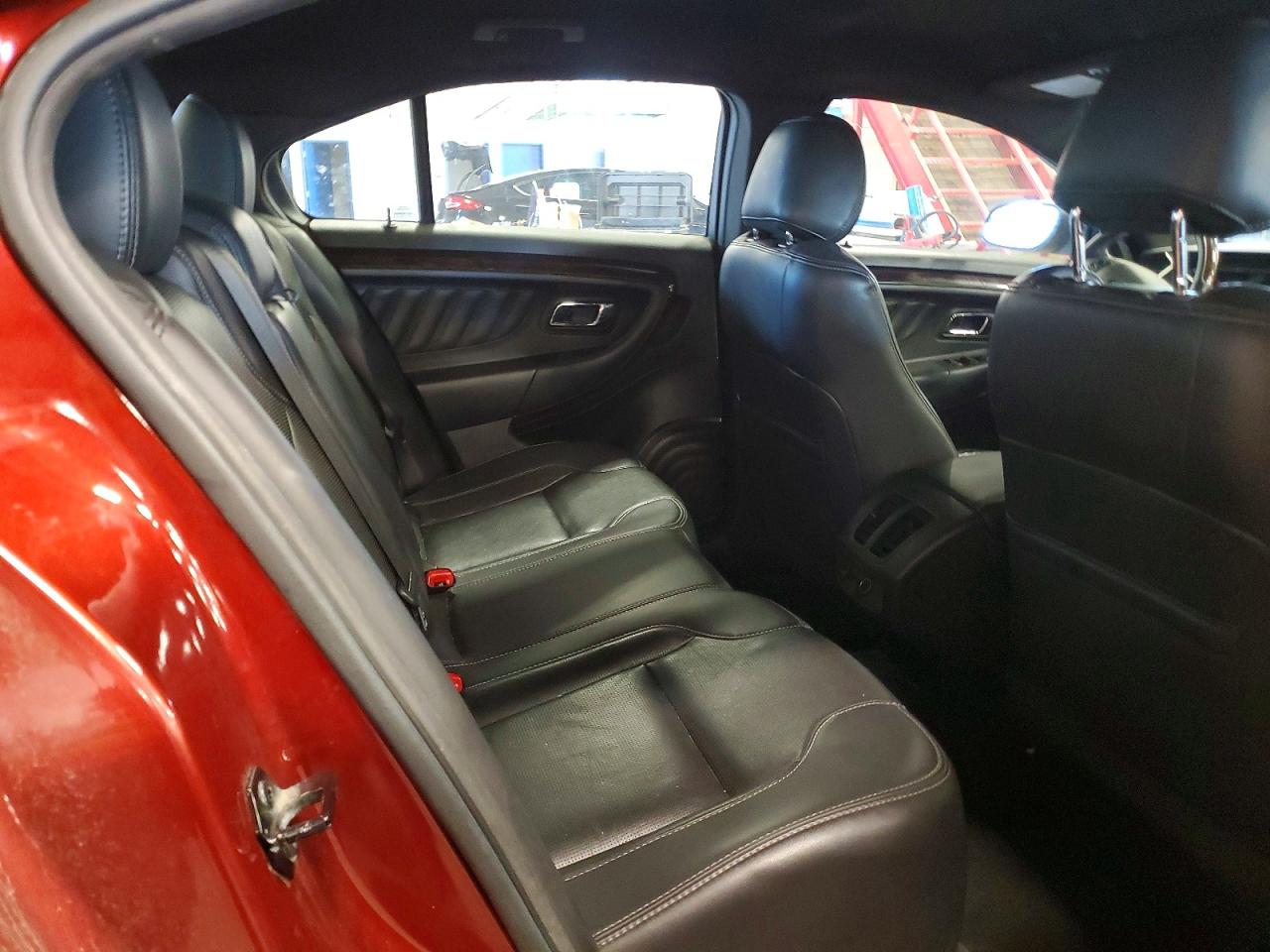 2014 Ford Taraus Red vin: 1FAHP2F83EG149613