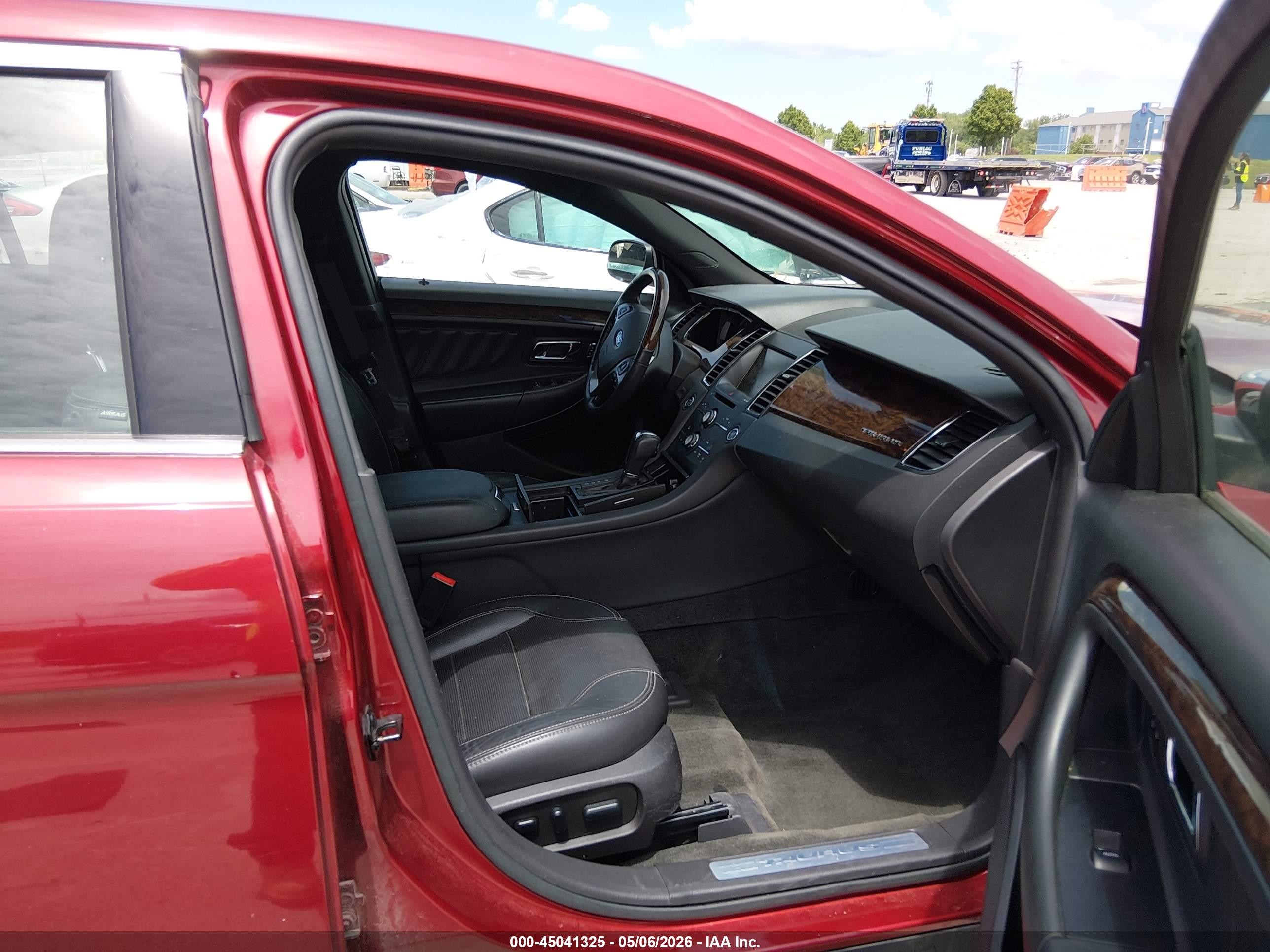 2015 Ford Taurus Limited Red vin: 1FAHP2F83FG103023