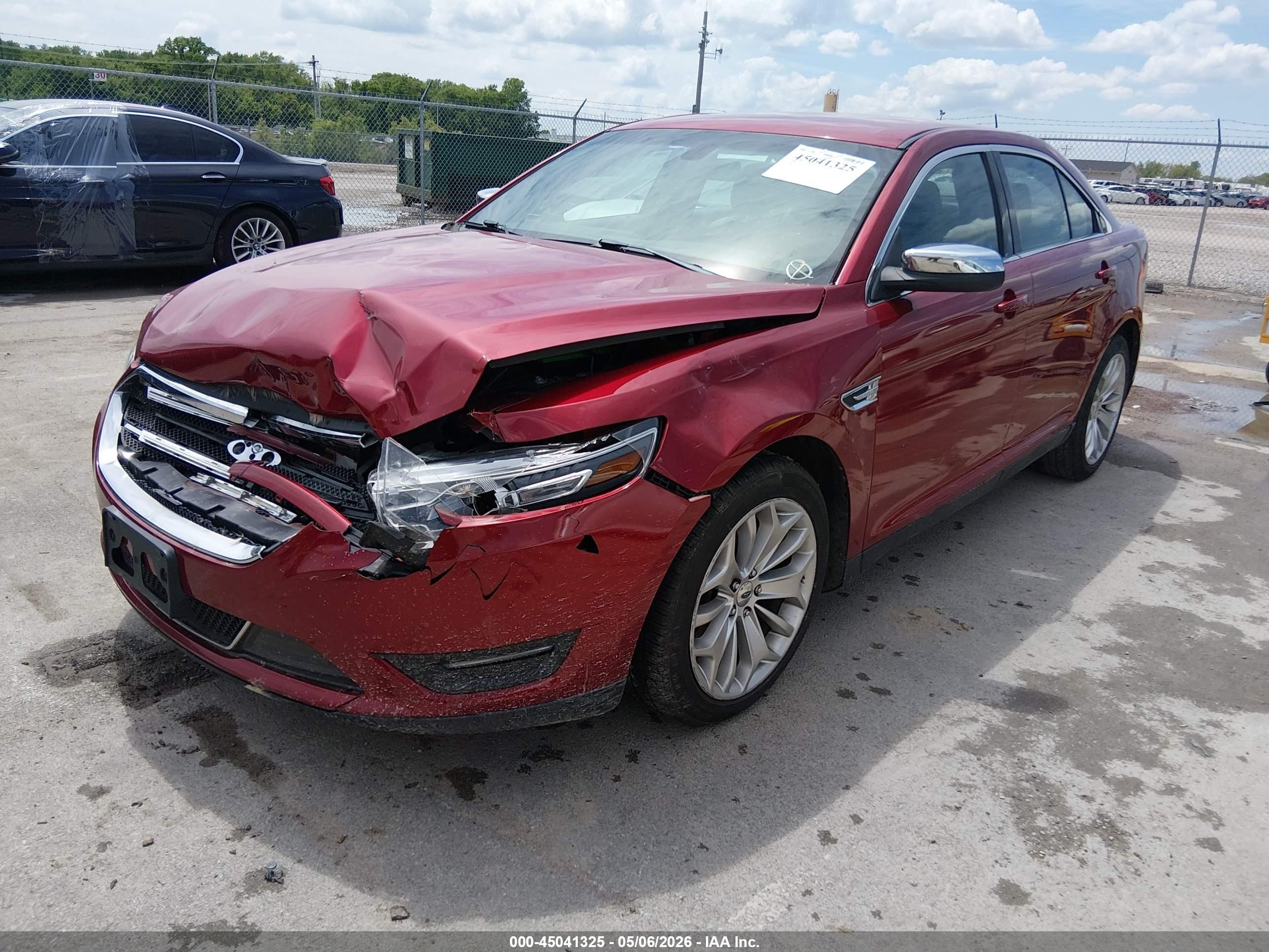2015 Ford Taurus Limited Red vin: 1FAHP2F83FG103023