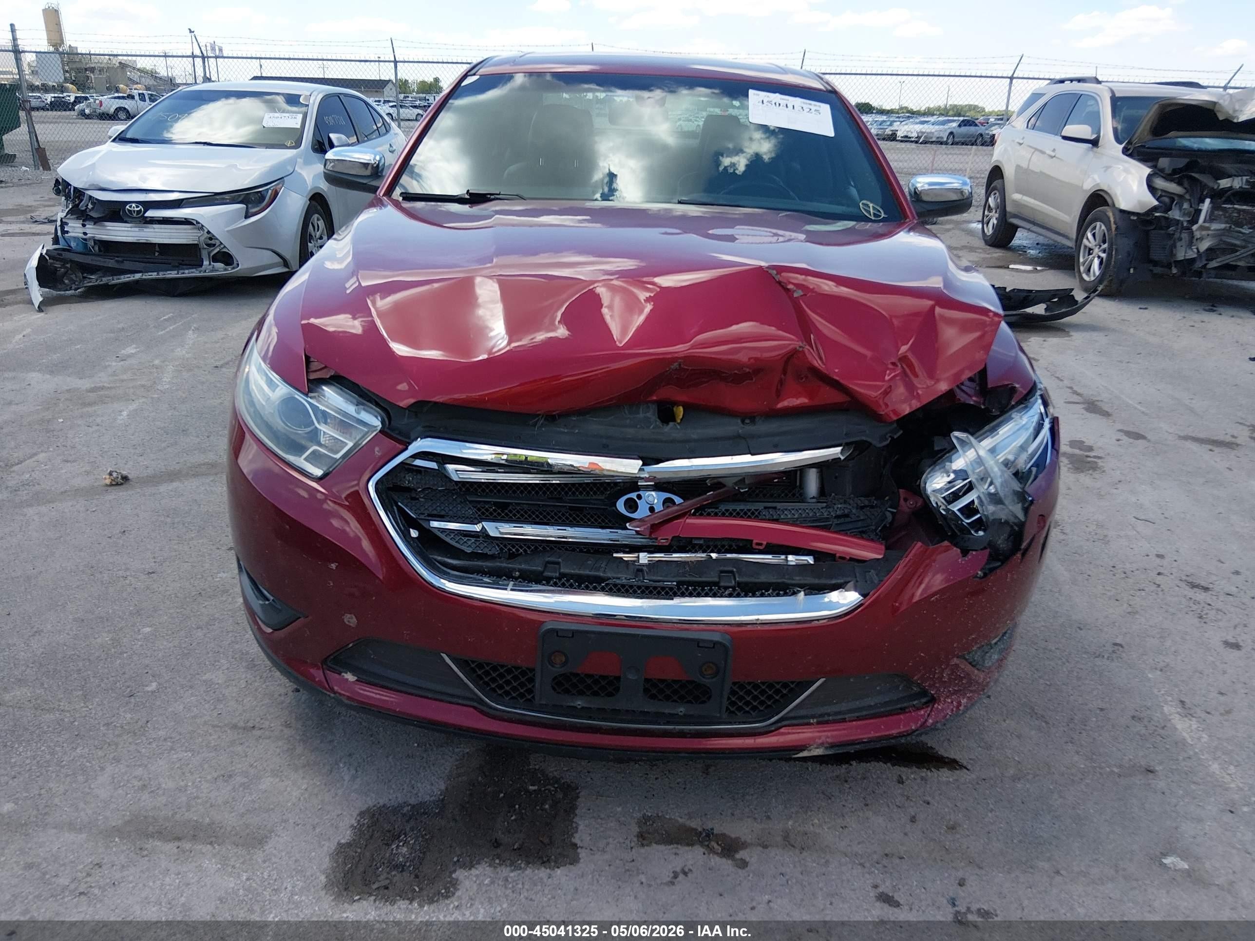2015 Ford Taurus Limited Red vin: 1FAHP2F83FG103023