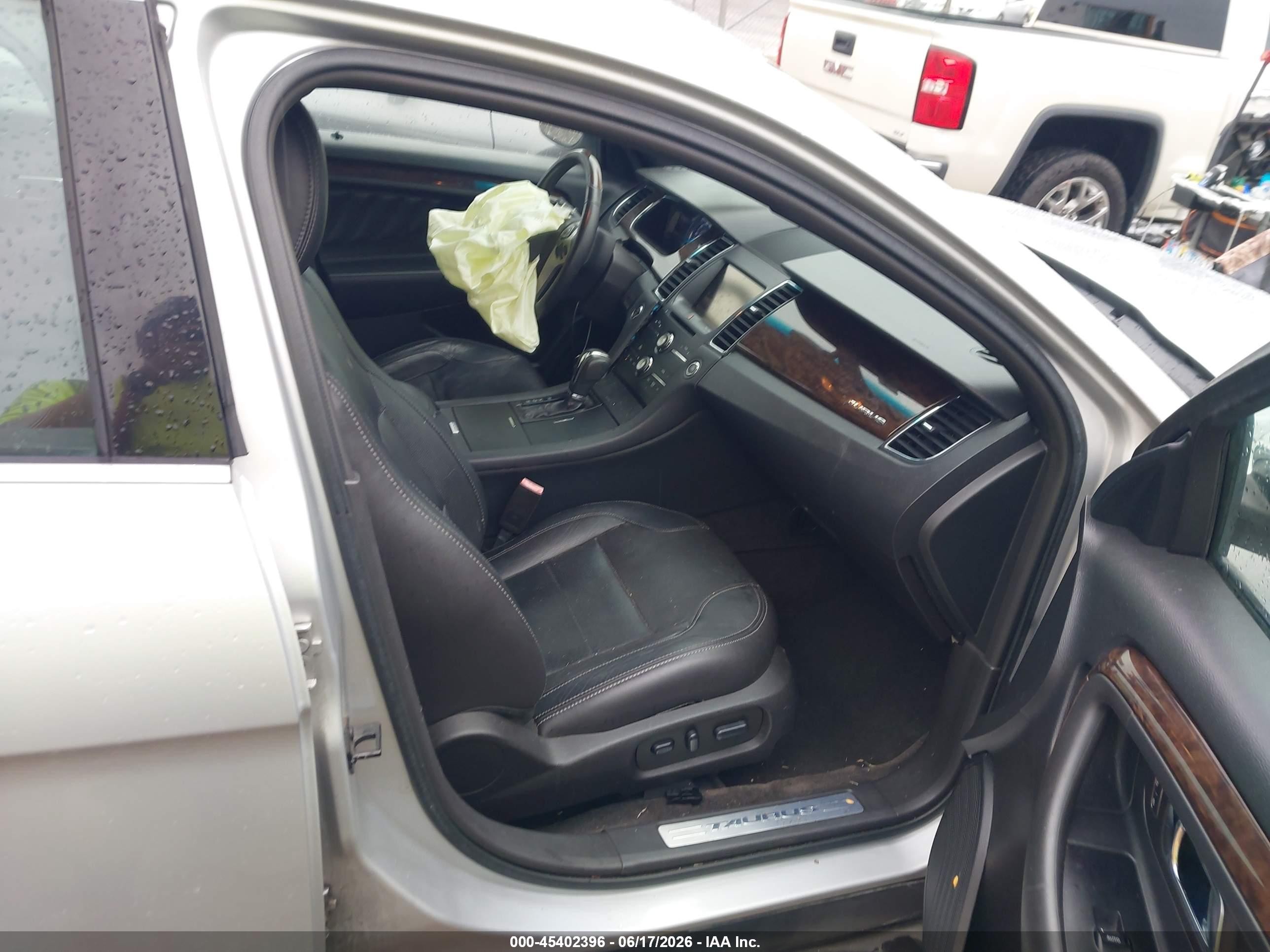 2015 Ford Taurus Limited Серебряный vin: 1FAHP2F83FG168762