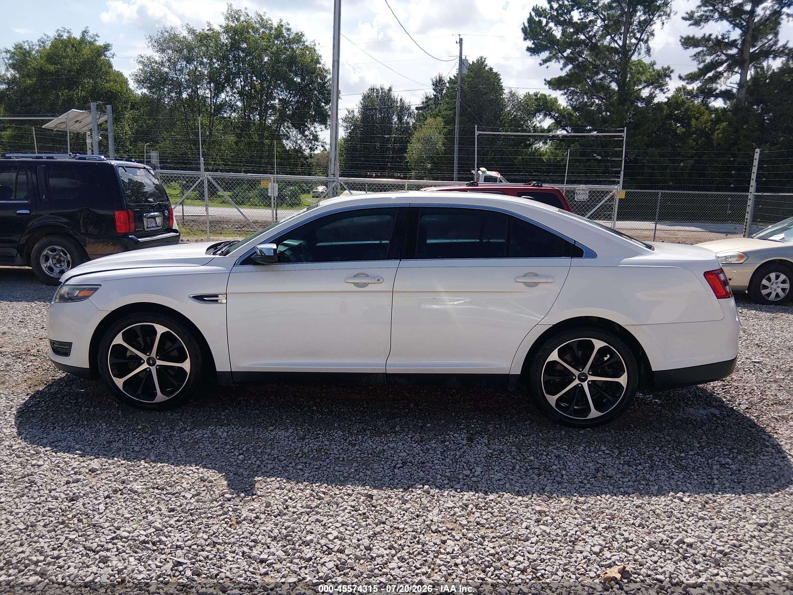2015 Ford Taurus Limited Beige vin: 1FAHP2F83FG174237