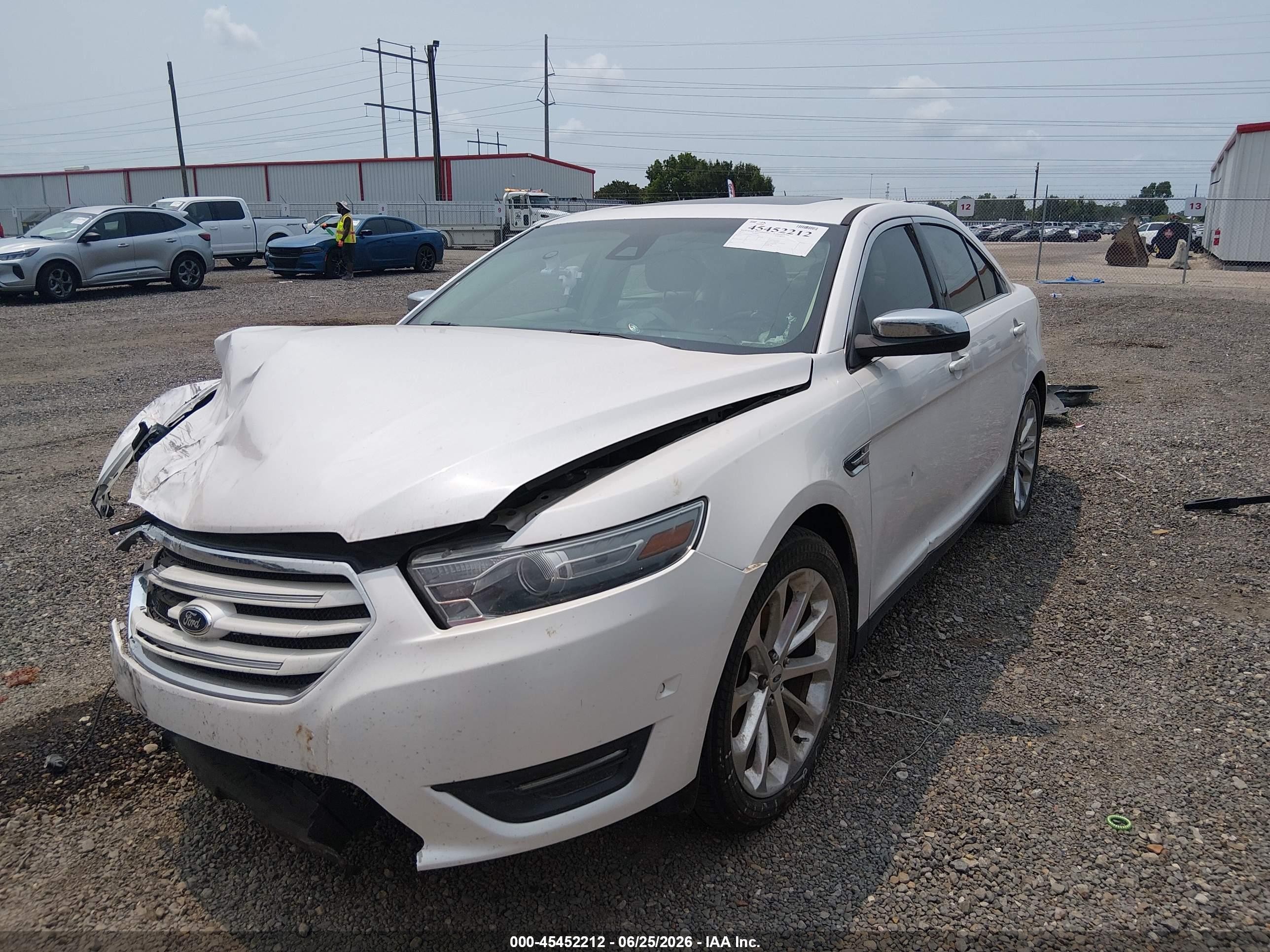 2013 Ford Taurus Limited White vin: 1FAHP2F84DG111385