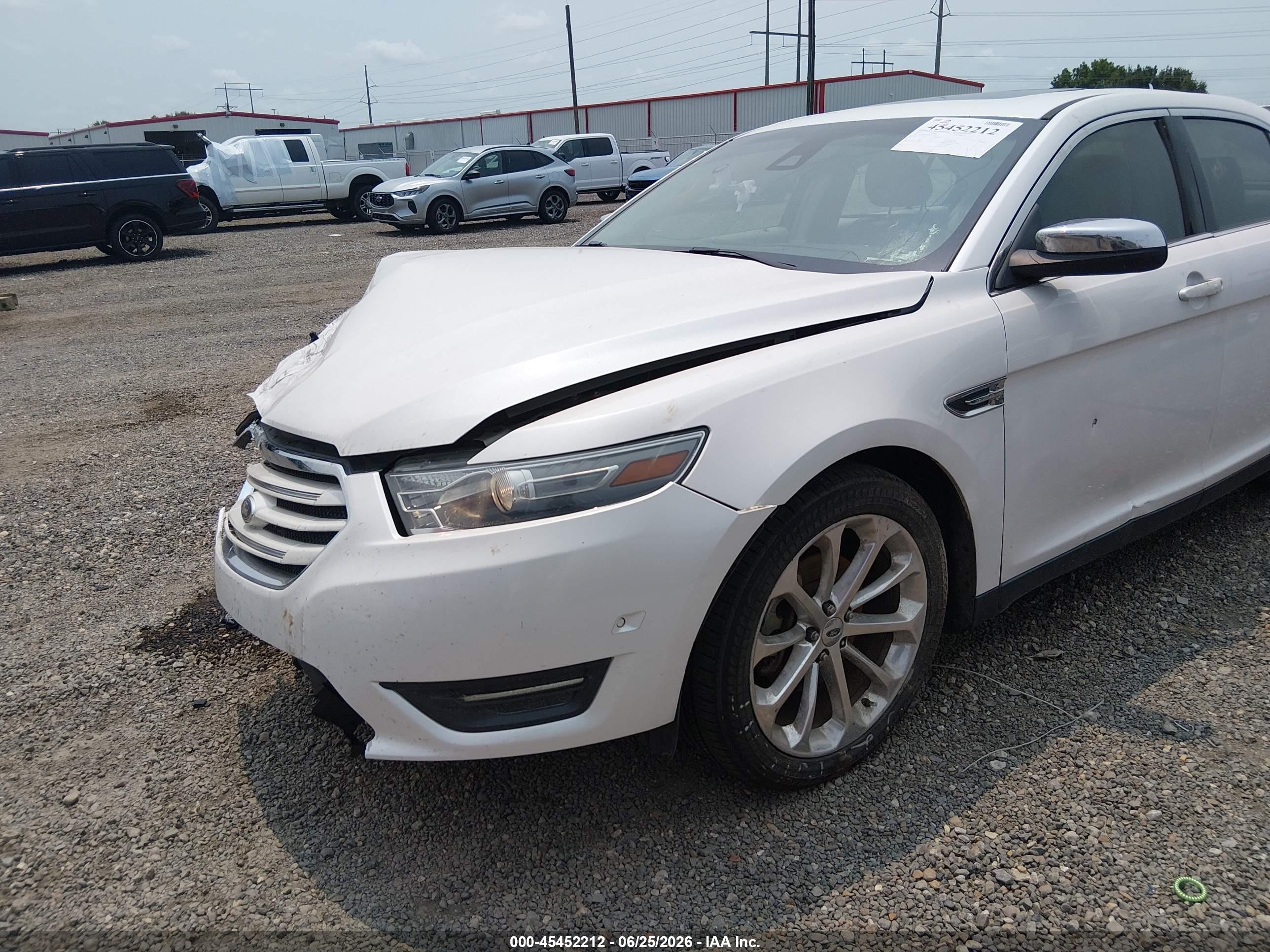 2013 Ford Taurus Limited White vin: 1FAHP2F84DG111385