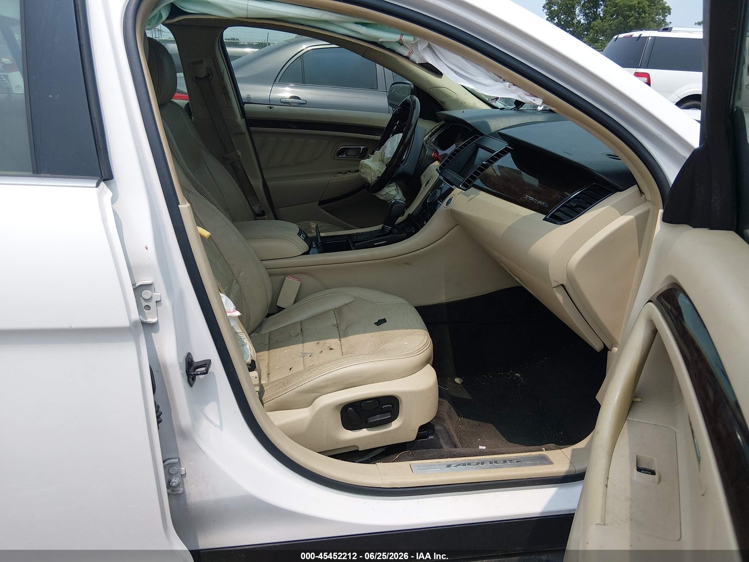 2013 Ford Taurus Limited White vin: 1FAHP2F84DG111385