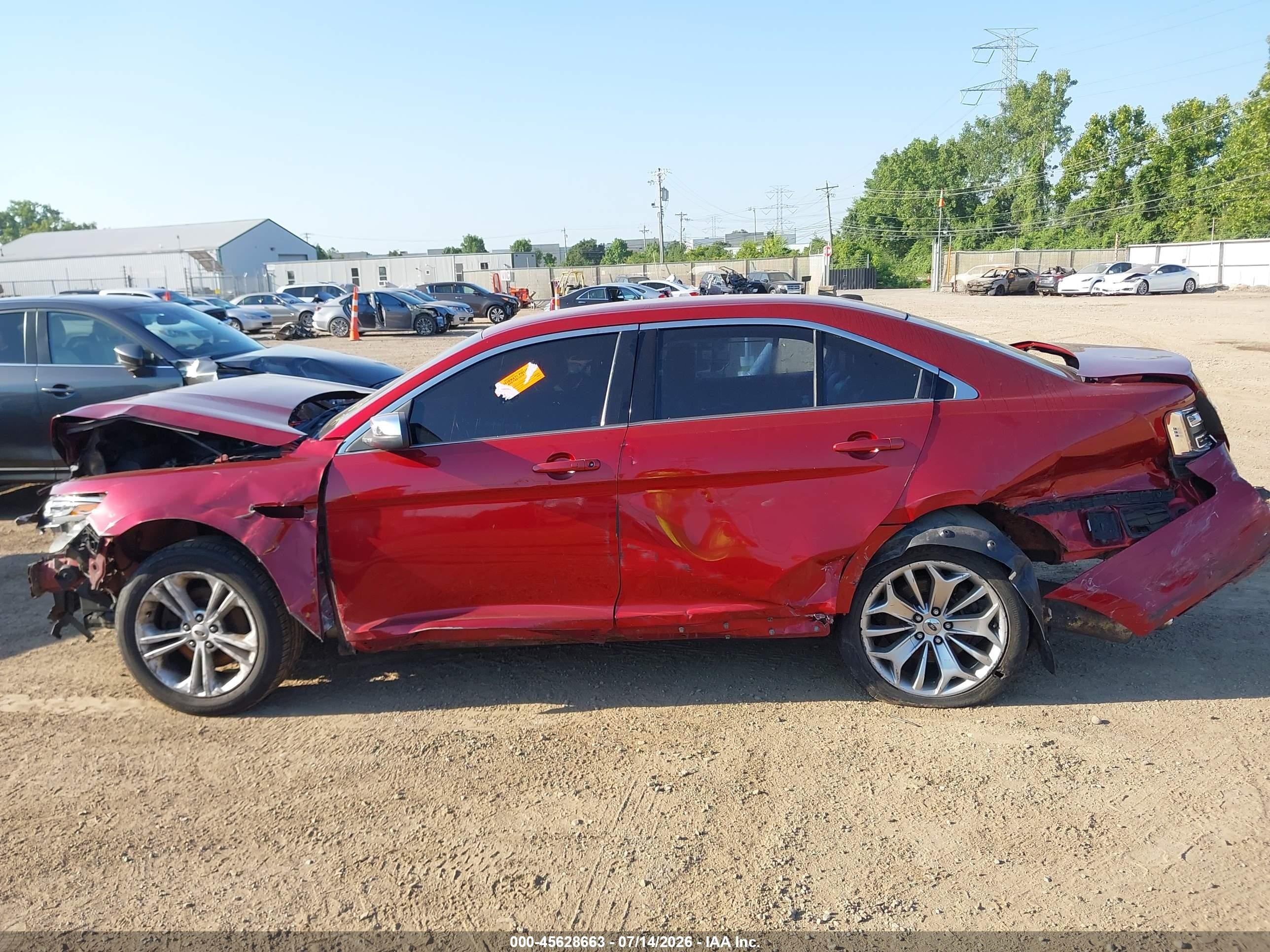 2013 Ford Taurus Limited Red vin: 1FAHP2F84DG131362