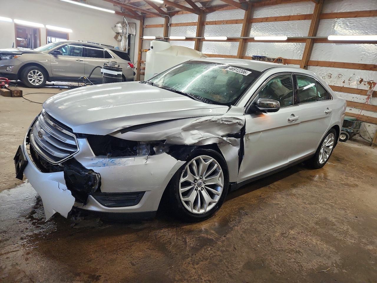 2013 Ford Taurus Limited Серебряный vin: 1FAHP2F84DG185146