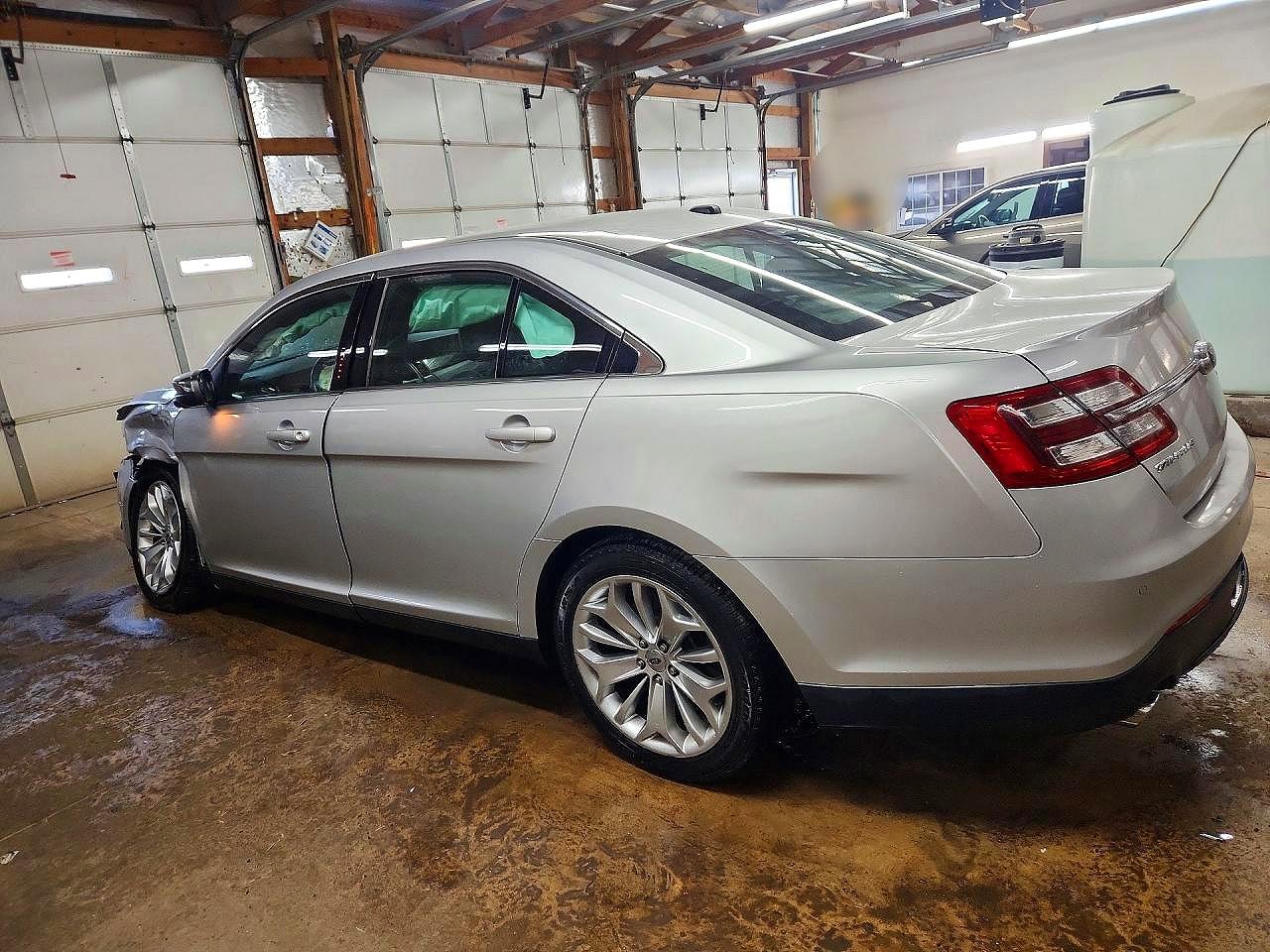 2013 Ford Taurus Limited Серебряный vin: 1FAHP2F84DG185146