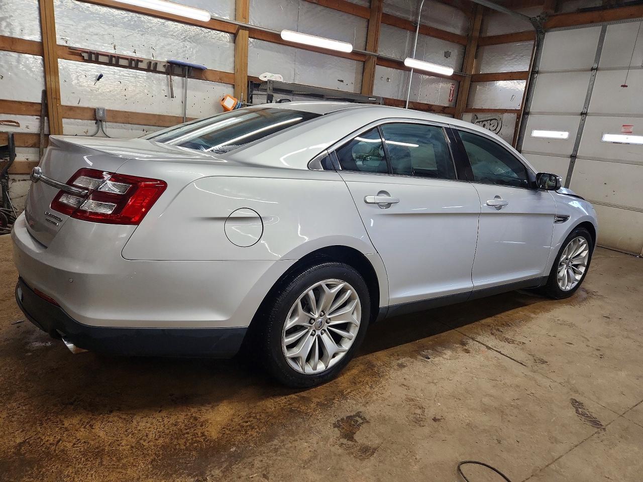 2013 Ford Taurus Limited Серебряный vin: 1FAHP2F84DG185146