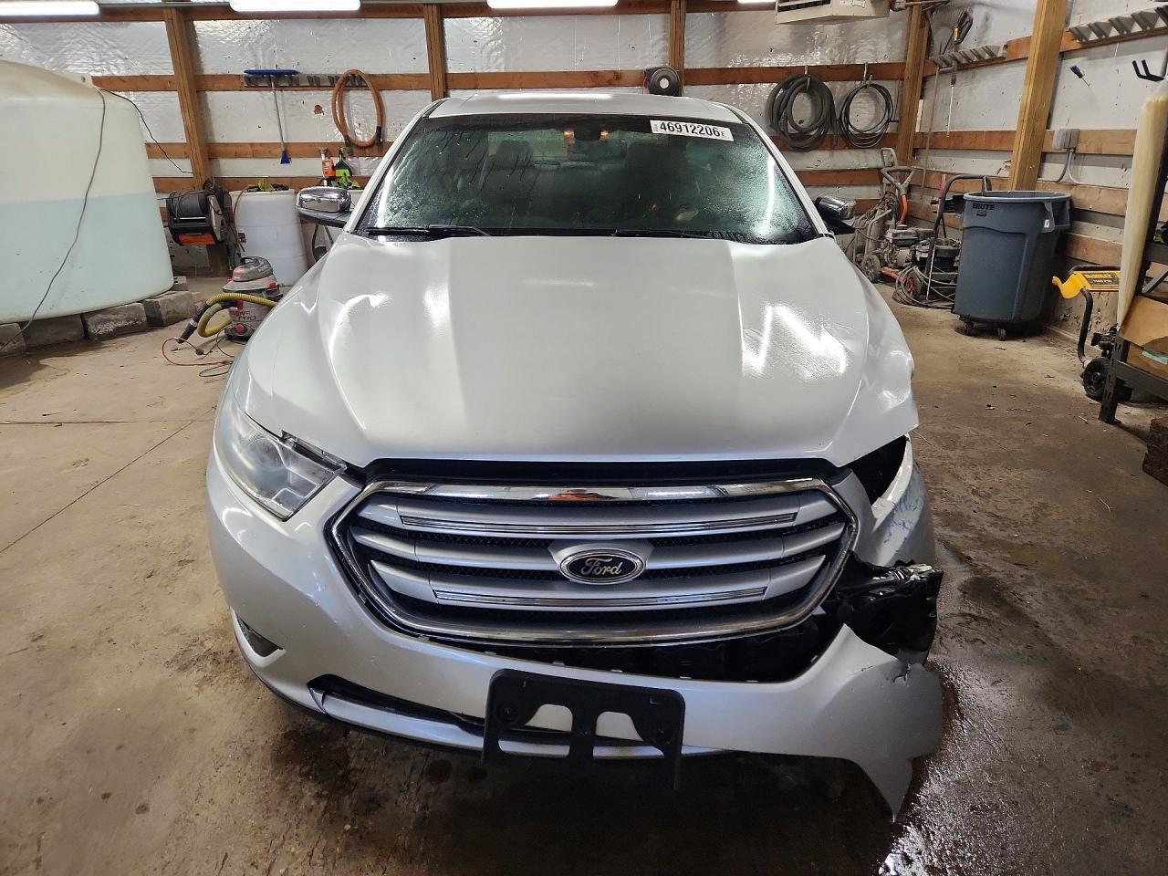 2013 Ford Taurus Limited Серебряный vin: 1FAHP2F84DG185146