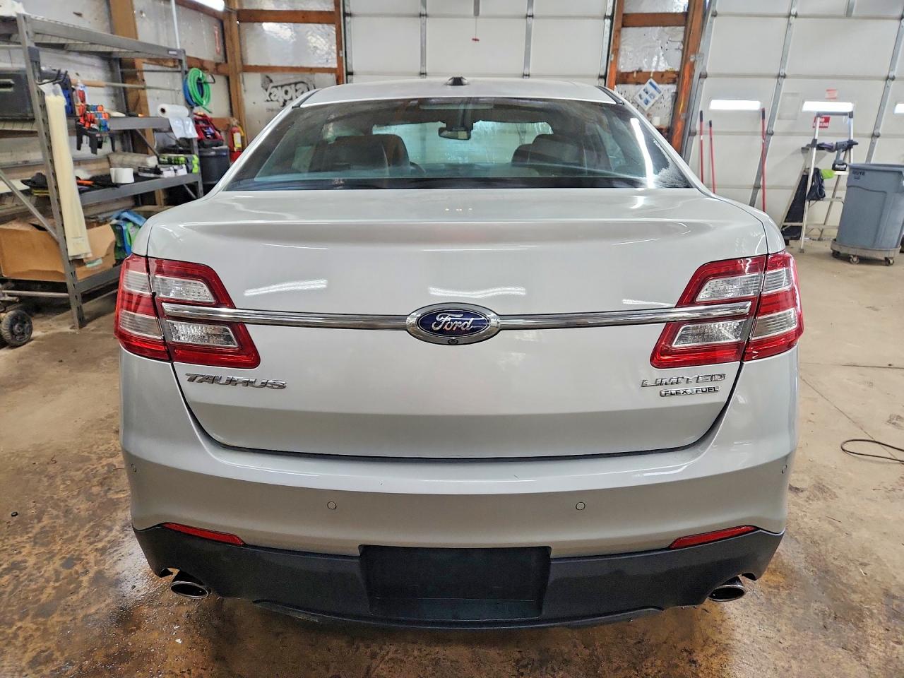 2013 Ford Taurus Limited Серебряный vin: 1FAHP2F84DG185146
