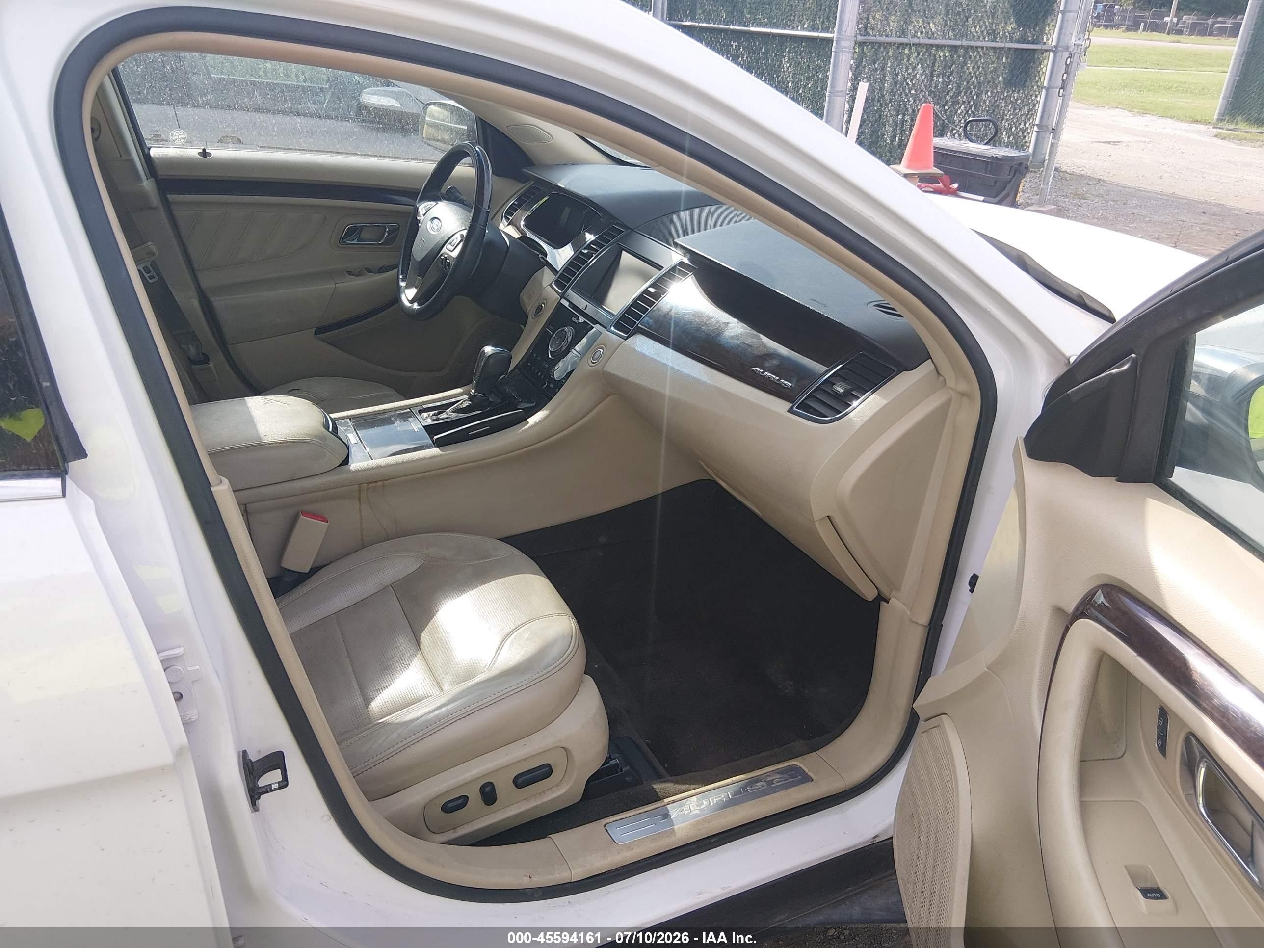 2013 Ford Taurus Limited White vin: 1FAHP2F85DG226609