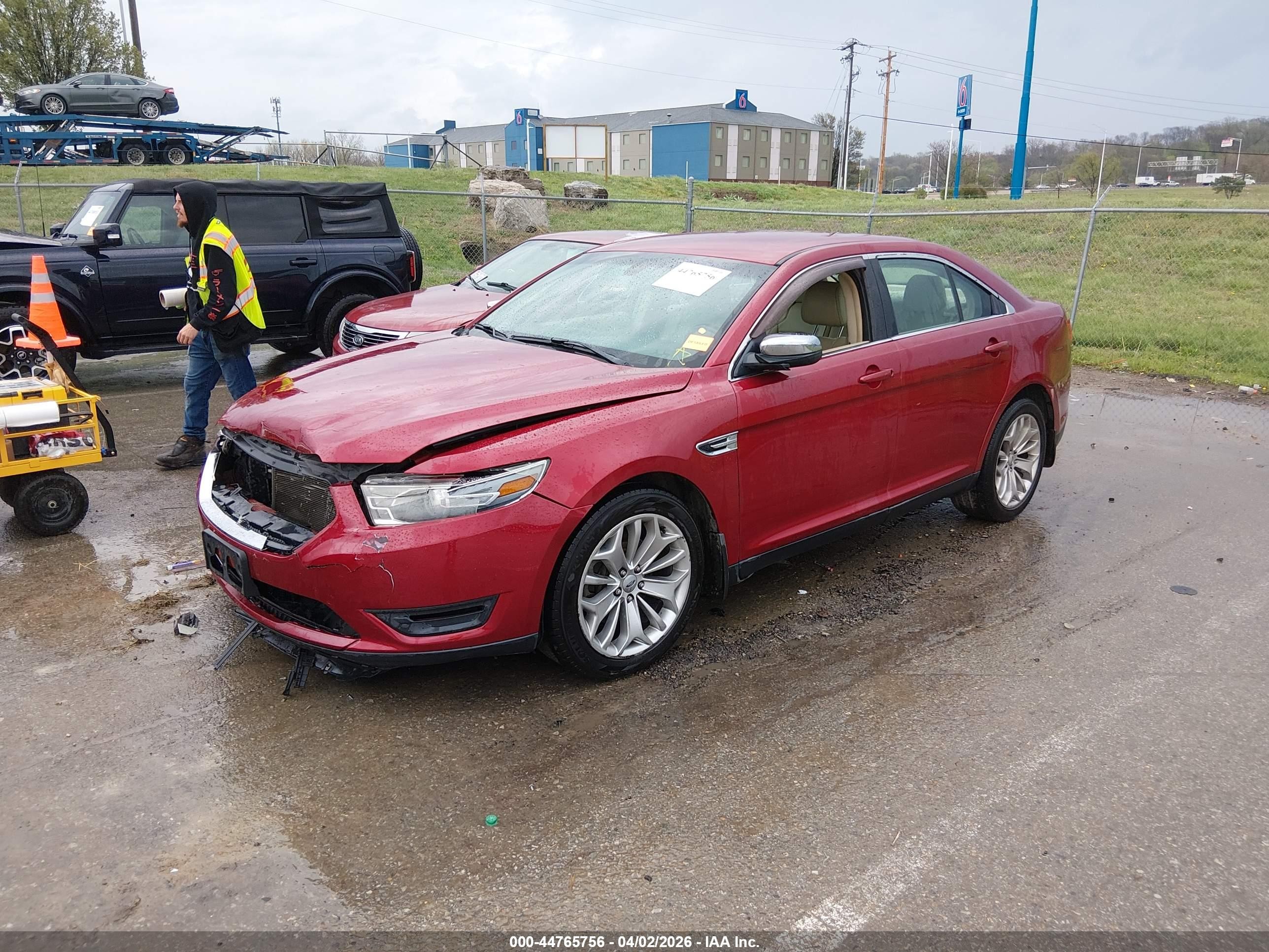 2014 Ford Taurus Limited Красный vin: 1FAHP2F85EG123644