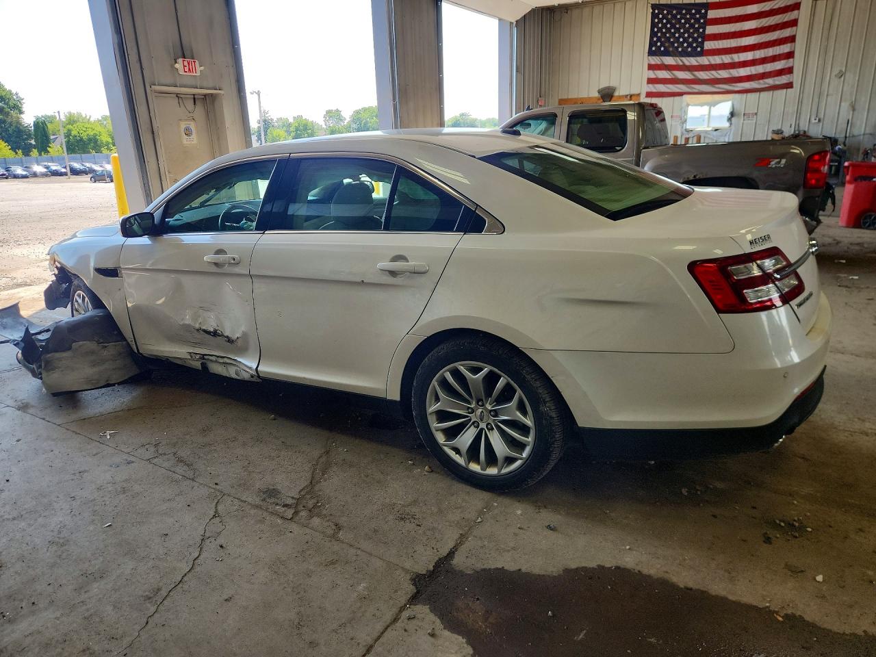 2015 Ford Taurus Limited White vin: 1FAHP2F85FG139151