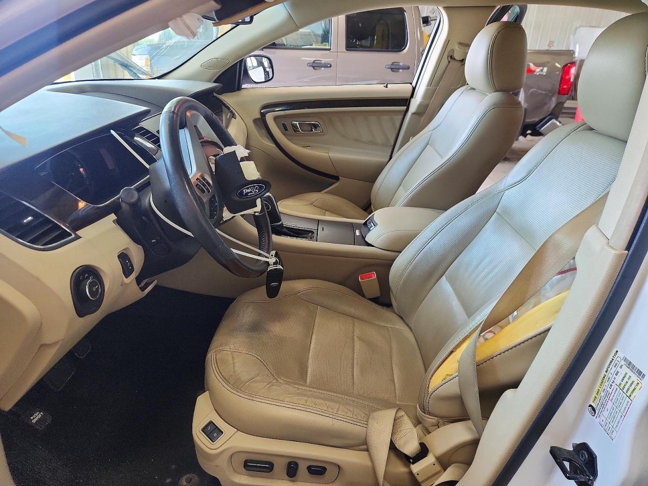 2015 Ford Taurus Limited White vin: 1FAHP2F85FG139151