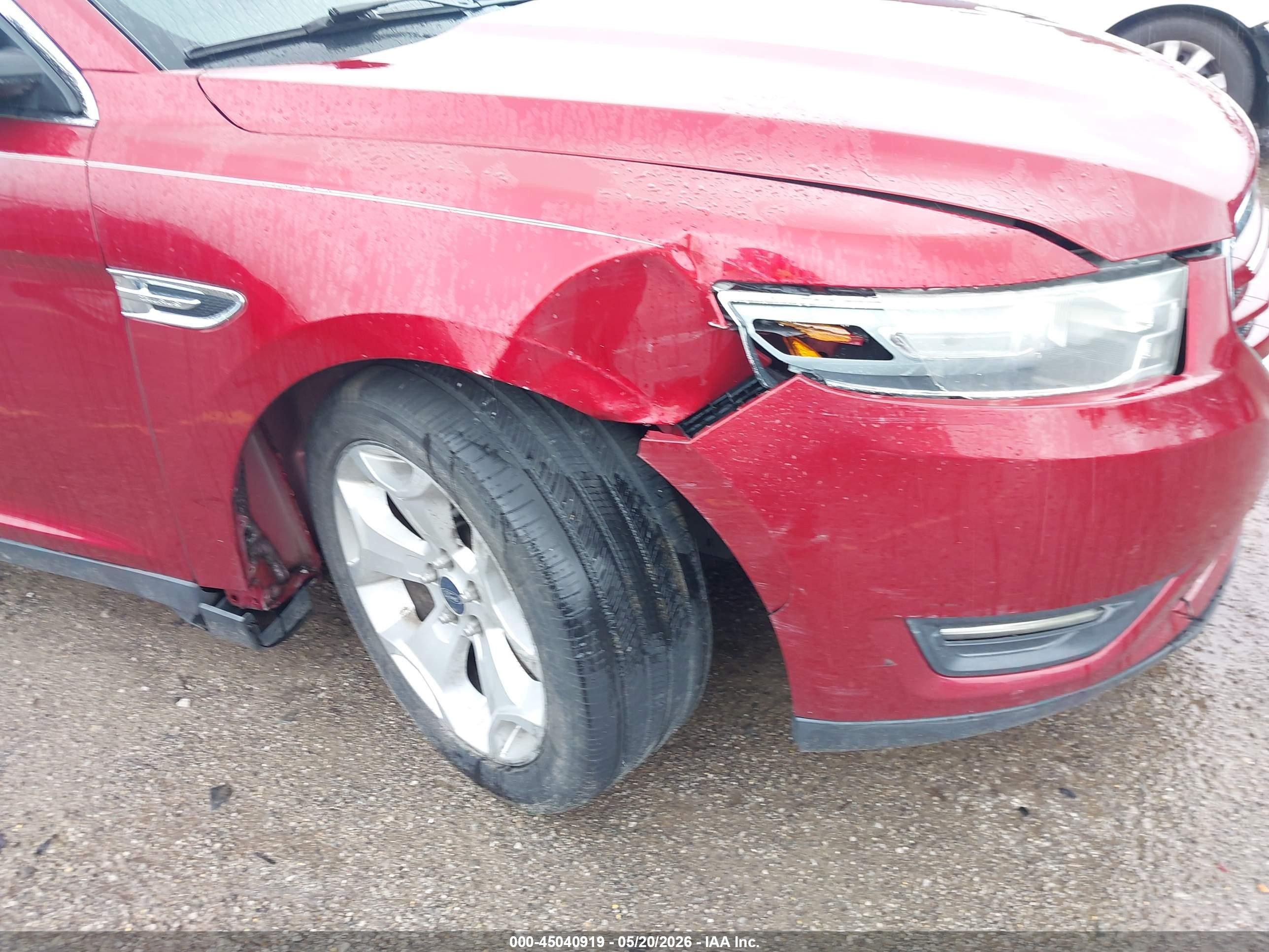 2013 Ford Taurus Limited Red vin: 1FAHP2F86DG100680