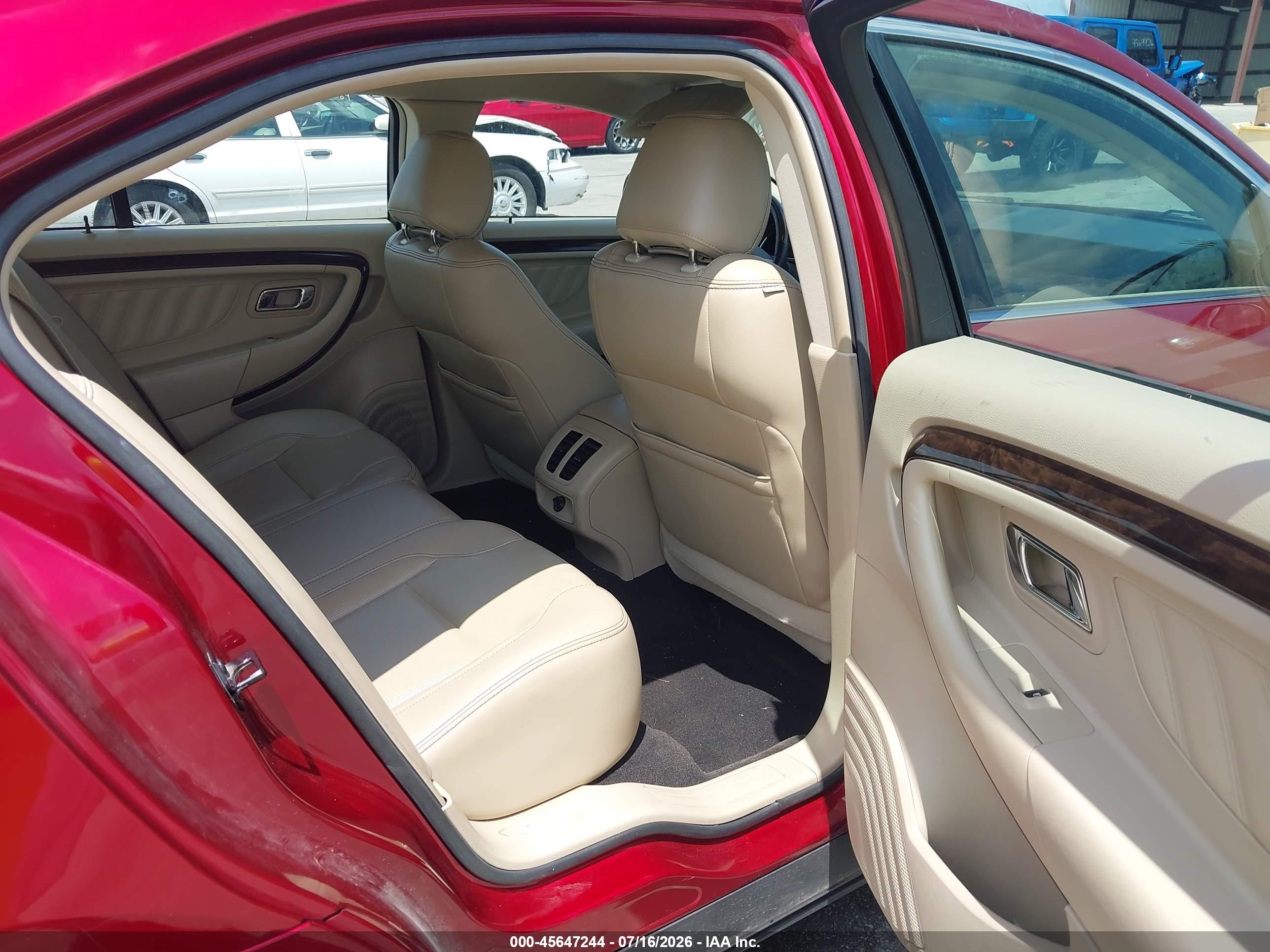 2013 Ford Taurus Limited Red vin: 1FAHP2F86DG127829