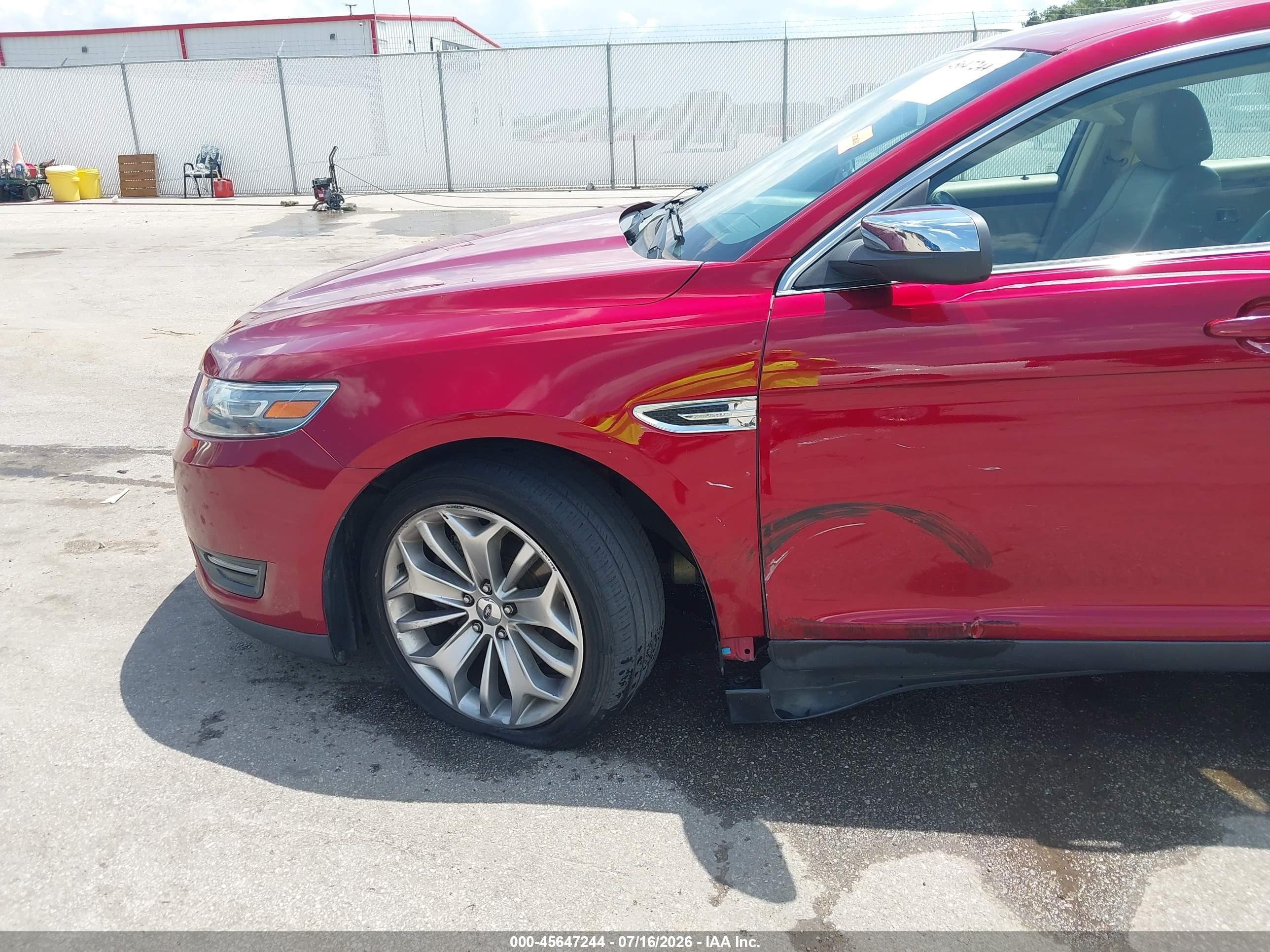 2013 Ford Taurus Limited Red vin: 1FAHP2F86DG127829