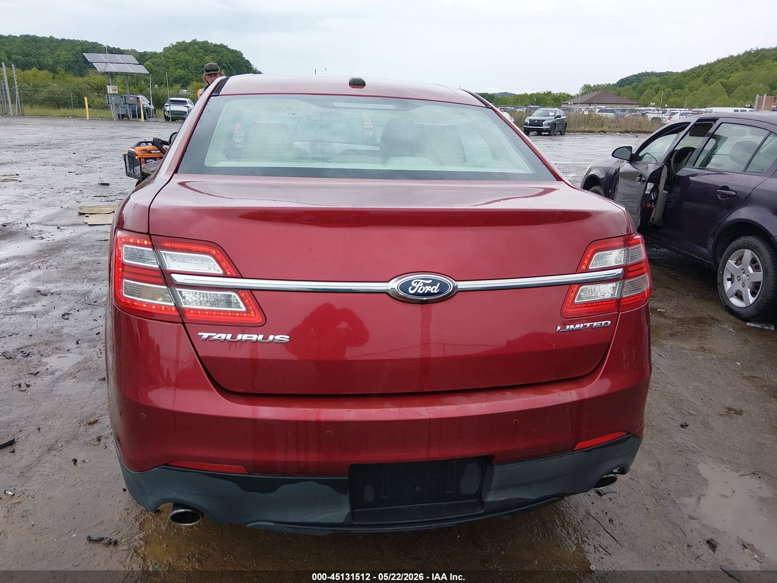 2013 Ford Taurus Limited Maroon vin: 1FAHP2F86DG131556