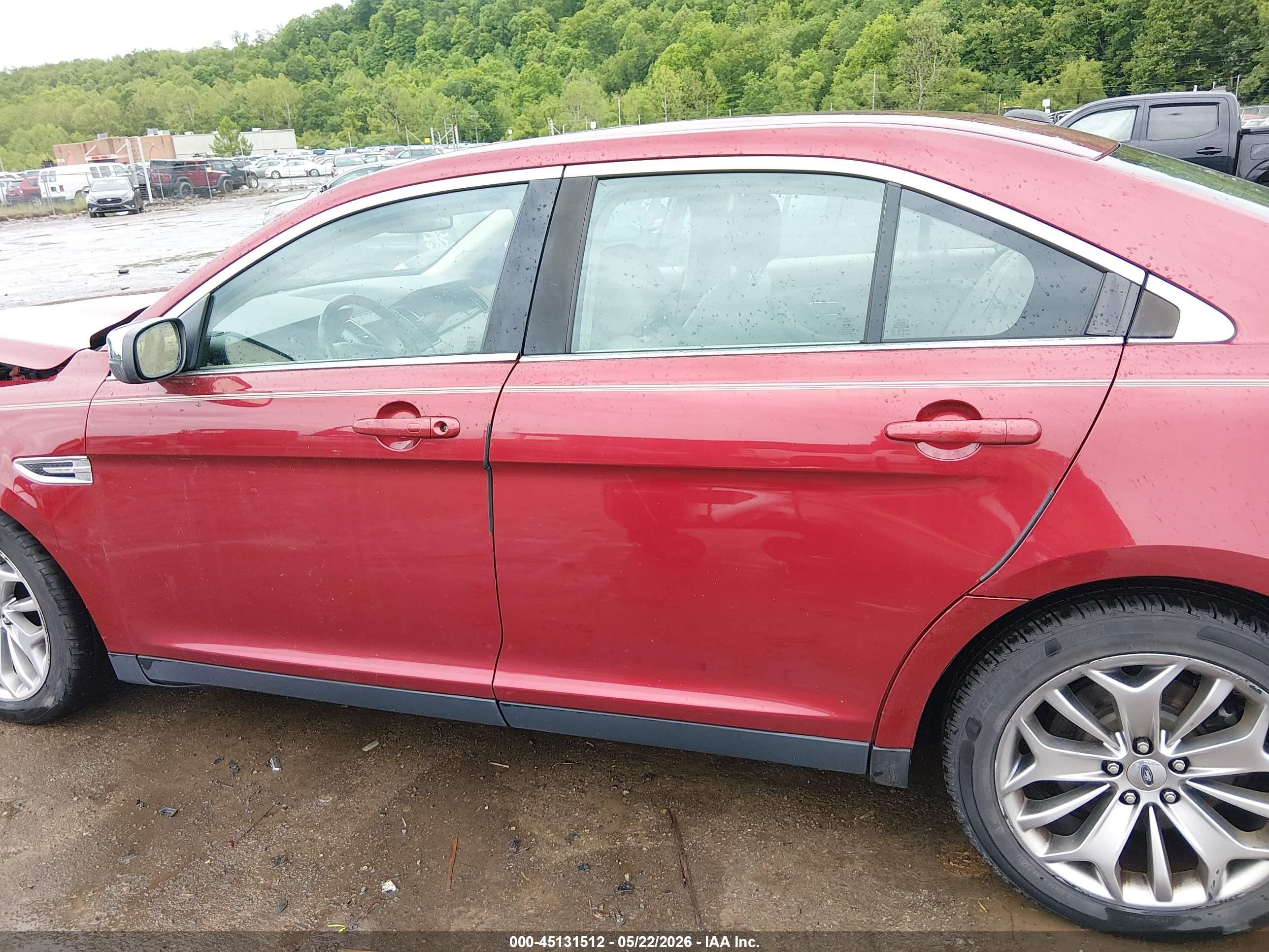 2013 Ford Taurus Limited Maroon vin: 1FAHP2F86DG131556