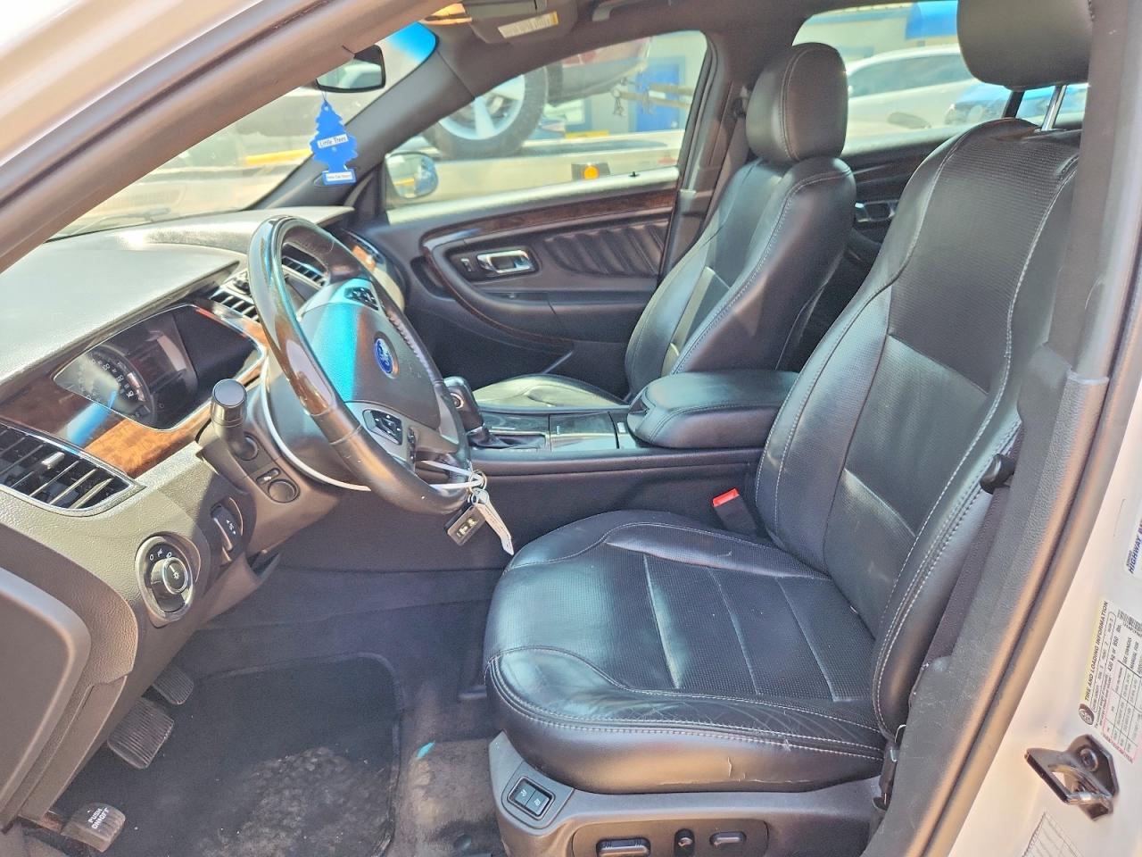 2013 Ford Taurus Limited White vin: 1FAHP2F86DG131590