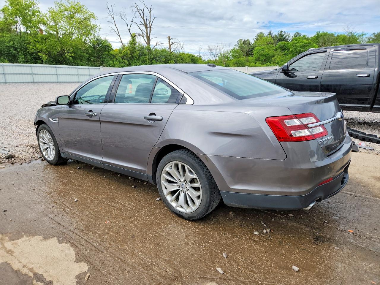 2013 Ford Taurus Limited Silver vin: 1FAHP2F86DG142895
