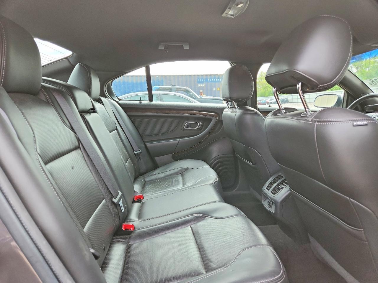 2013 Ford Taurus Limited Silver vin: 1FAHP2F86DG142895